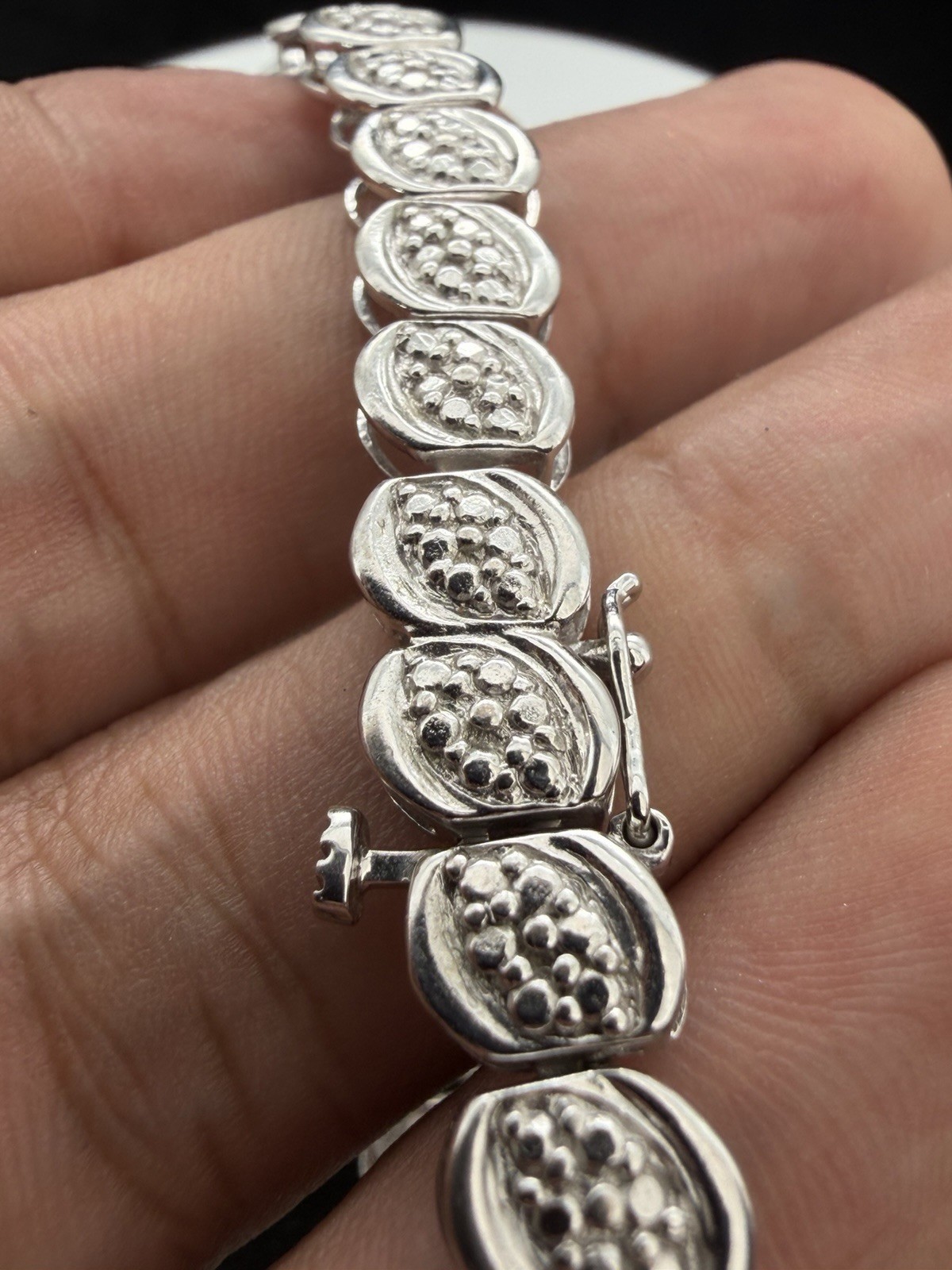 Sterling Silver Natural Diamond And Illusion Cluster Setting 7.5 Inch Bracelet