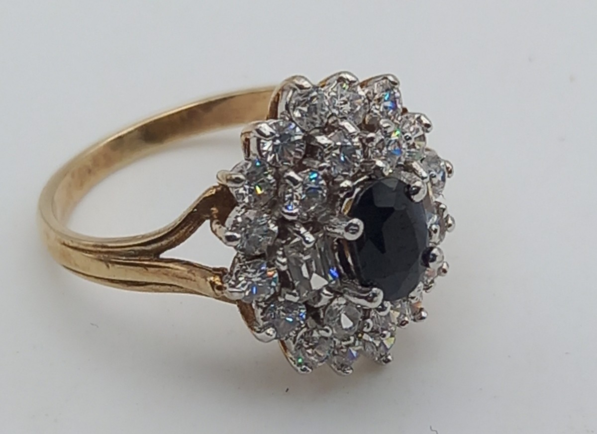 9ct Gold Lab CZ & Sapphire Cluster ring 3.3 grams size K