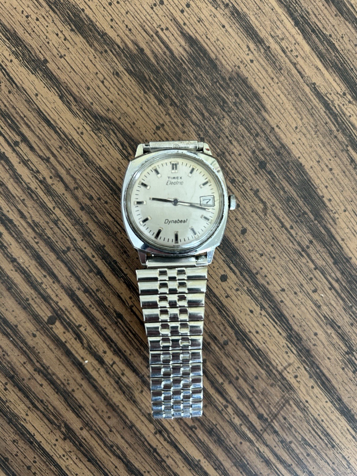 Vintage Timex Electric Dynabeat Mens Silver Wrist Watch Water Resistant W/Date