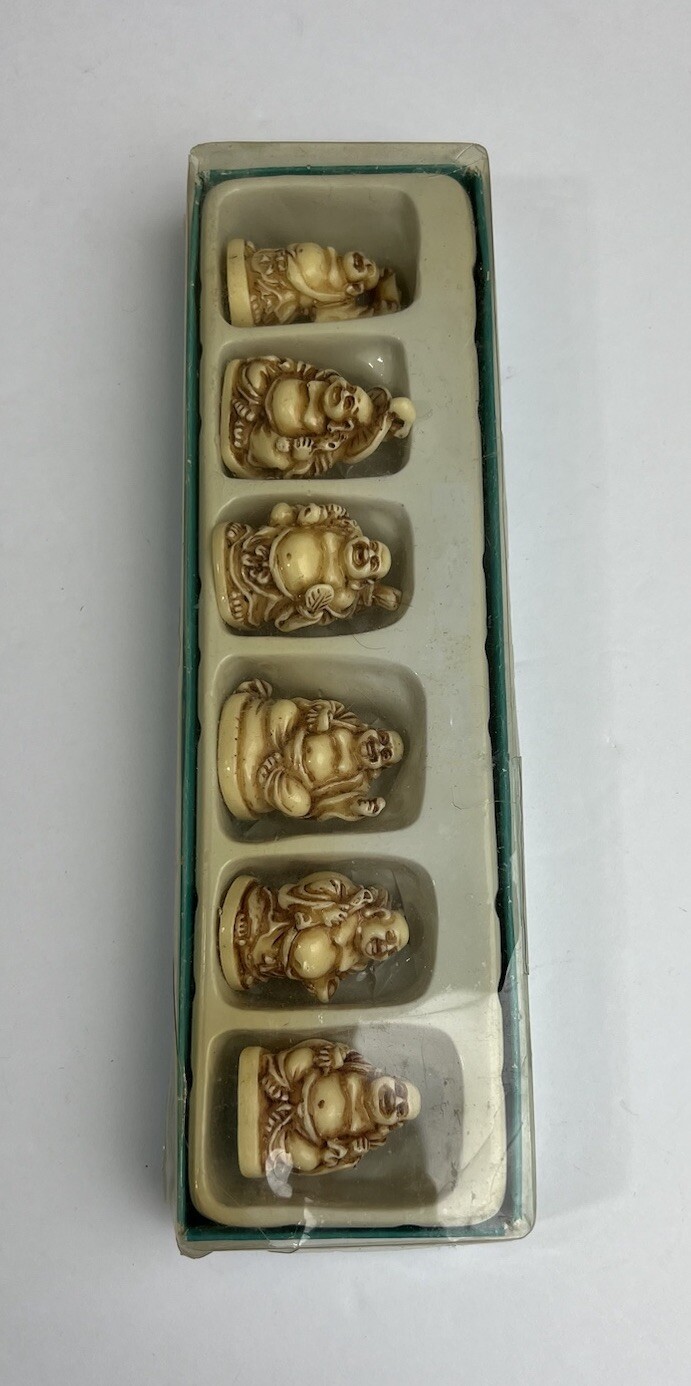 6 Piece Resin White/Brown Carved Buddha Face Head Pendant Amulet Necklace 🤎
