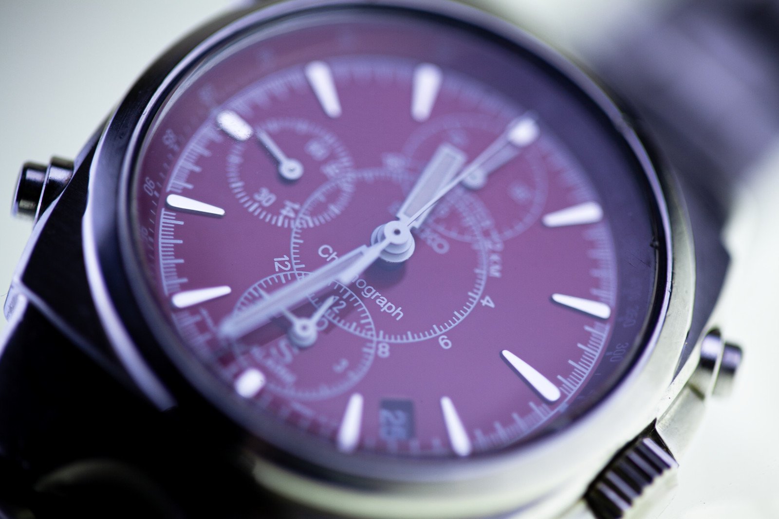 SEIKO SUS 7T32-9000 Chronograph – Desirable Red Dial