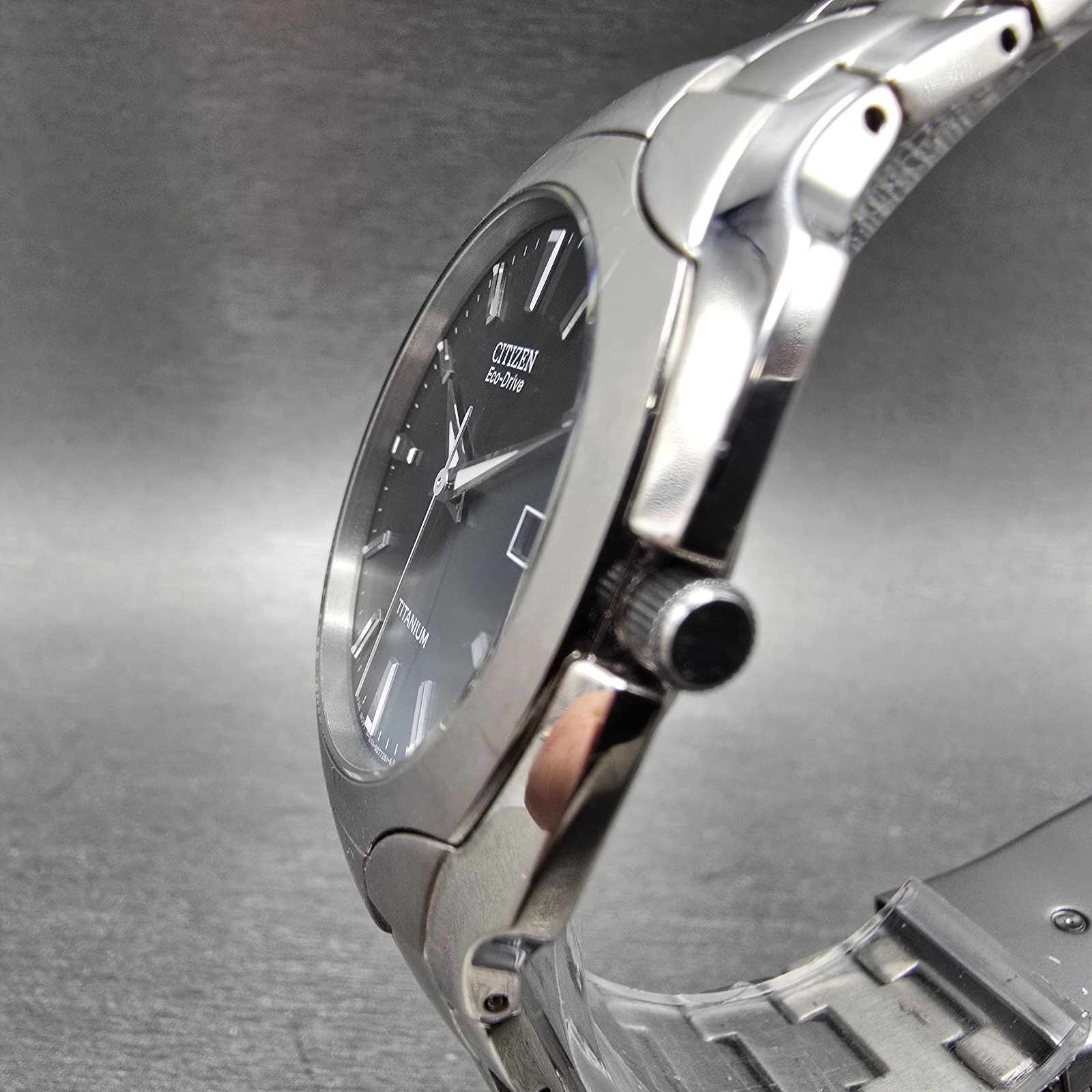 Citizen Eco-Drive Watch Men 38mm Black Dial Titanium Date E111-S049610 Runs