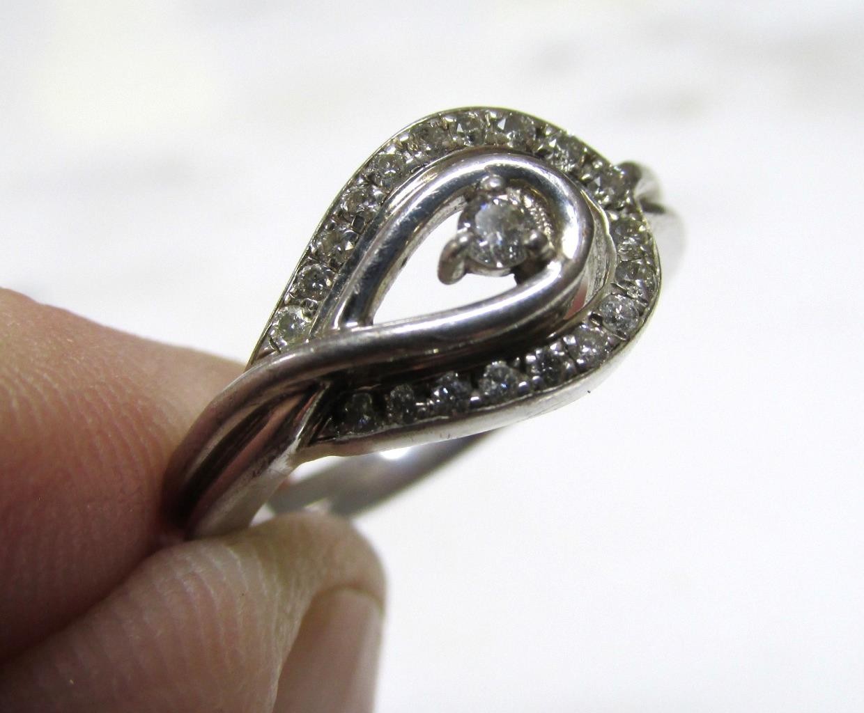 Women’s Diamond Sterling Silver Cocktail Ring ~ Size 6.5 ~ 4grams ~ 3-E269