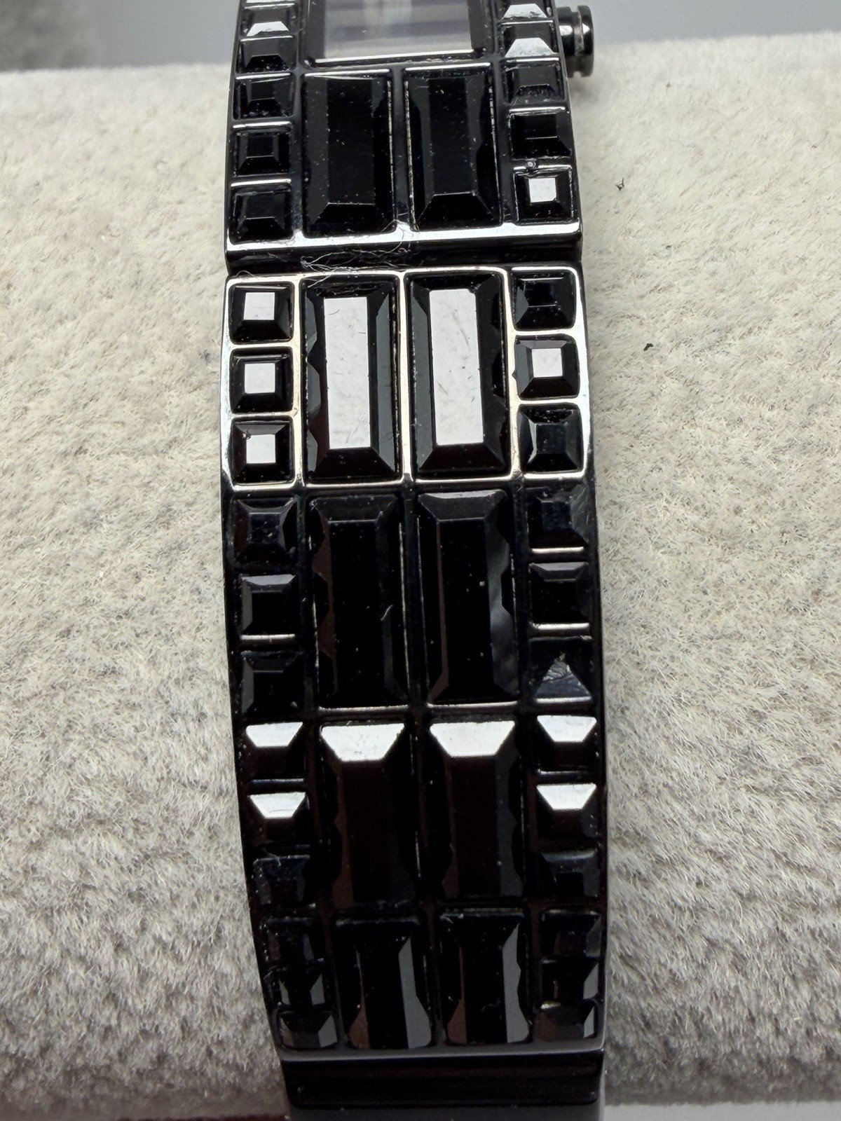 DKNY NY-3897 New Battery Ladies Watch Black Crystals 12MM 6″ Solid Stainless