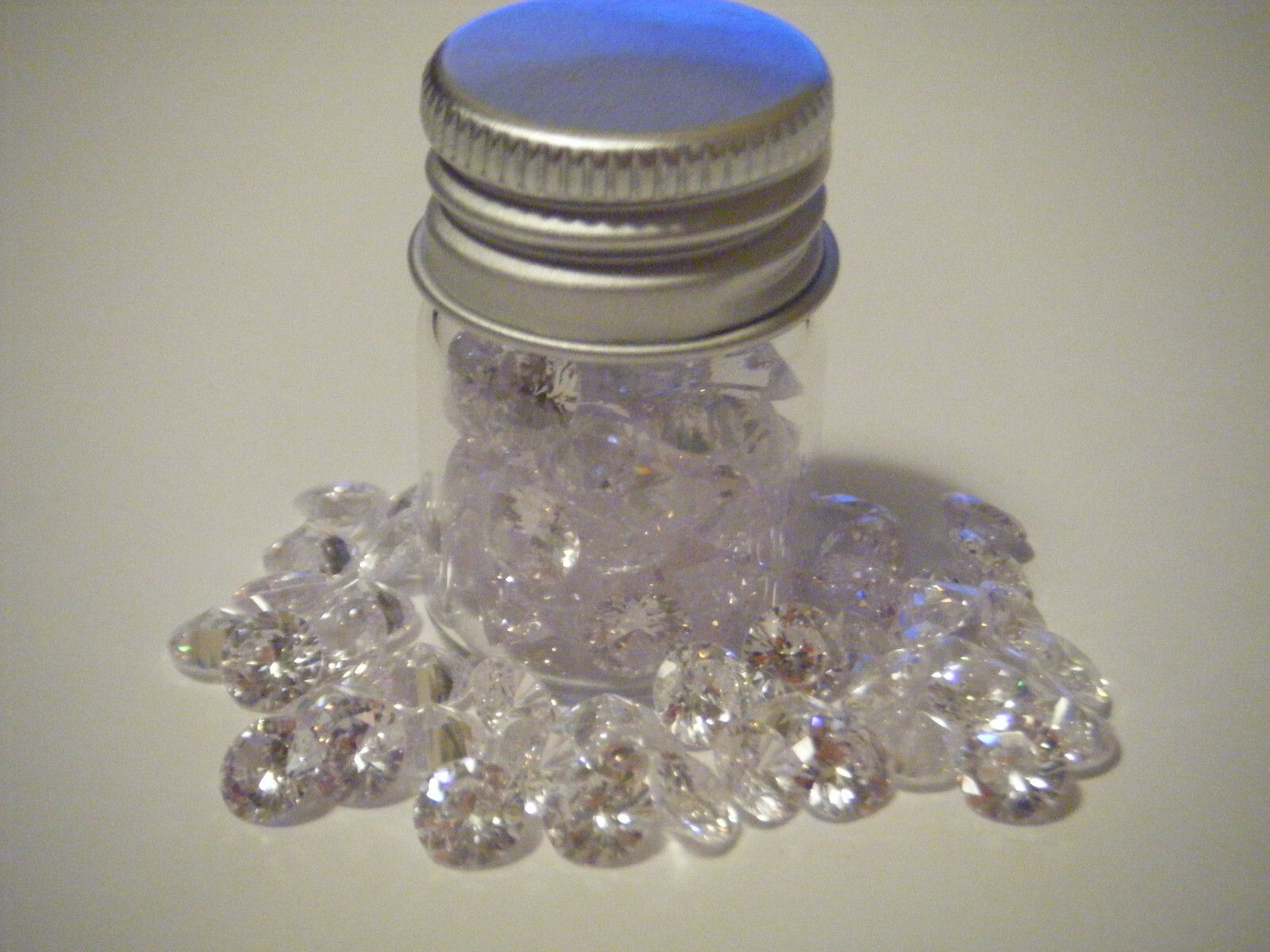 Cubic Zirconia CZ 5.5mm Round Loose Clear Stones In Glass Jar (LOT OF 100)