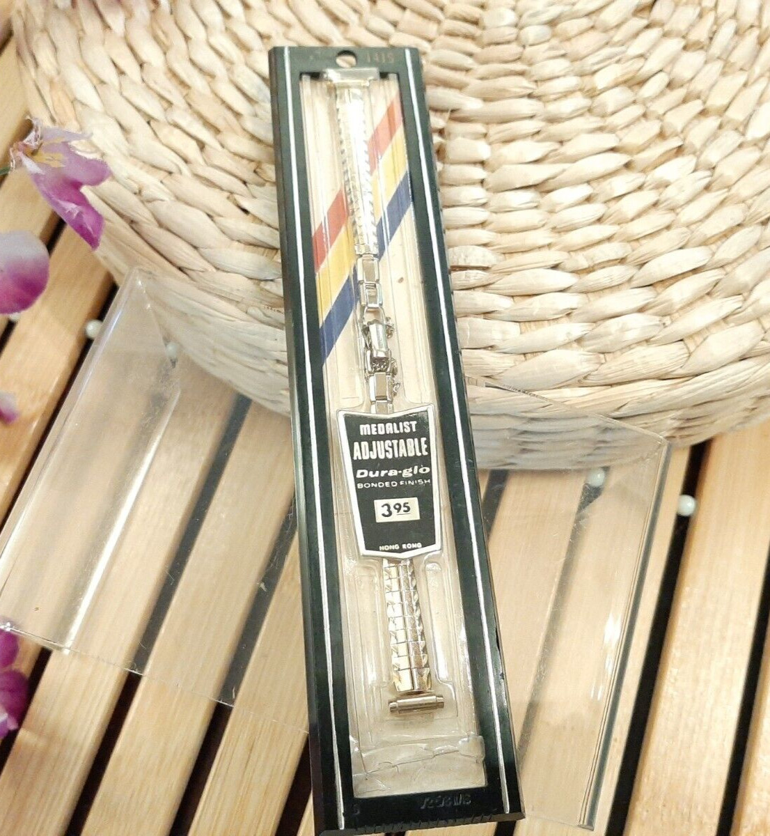 VINTAGE Women’s MEDALIST DURA-GLO STRETCH WATCH BAND Gold Tone NEW