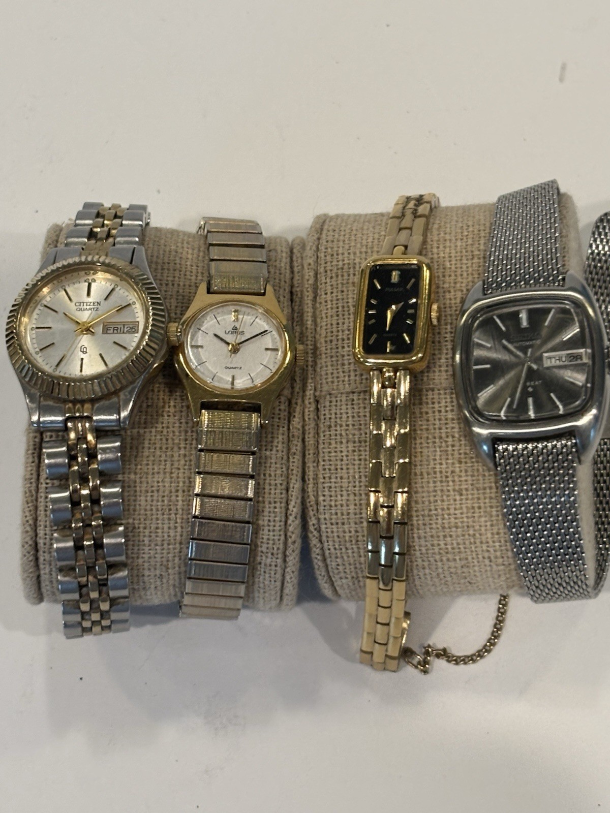 Lot Of 4 LADIES WATCHES- SEIKO PULSAR LORUS CITIZEN- Need Batteries