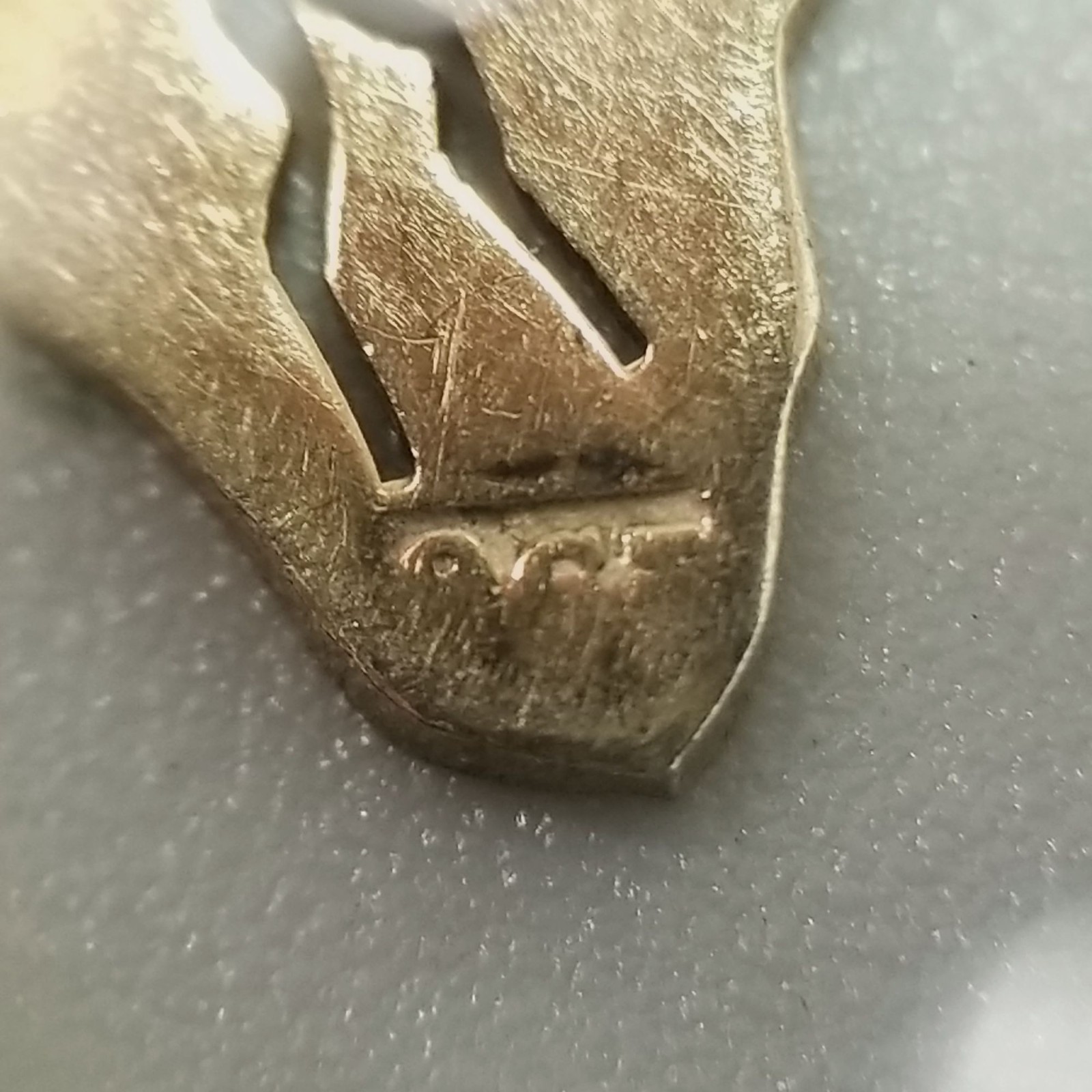 Vintage 9k Yellow Gold Africa Shape Pendant Charm Hunter Antelope Design 9ct