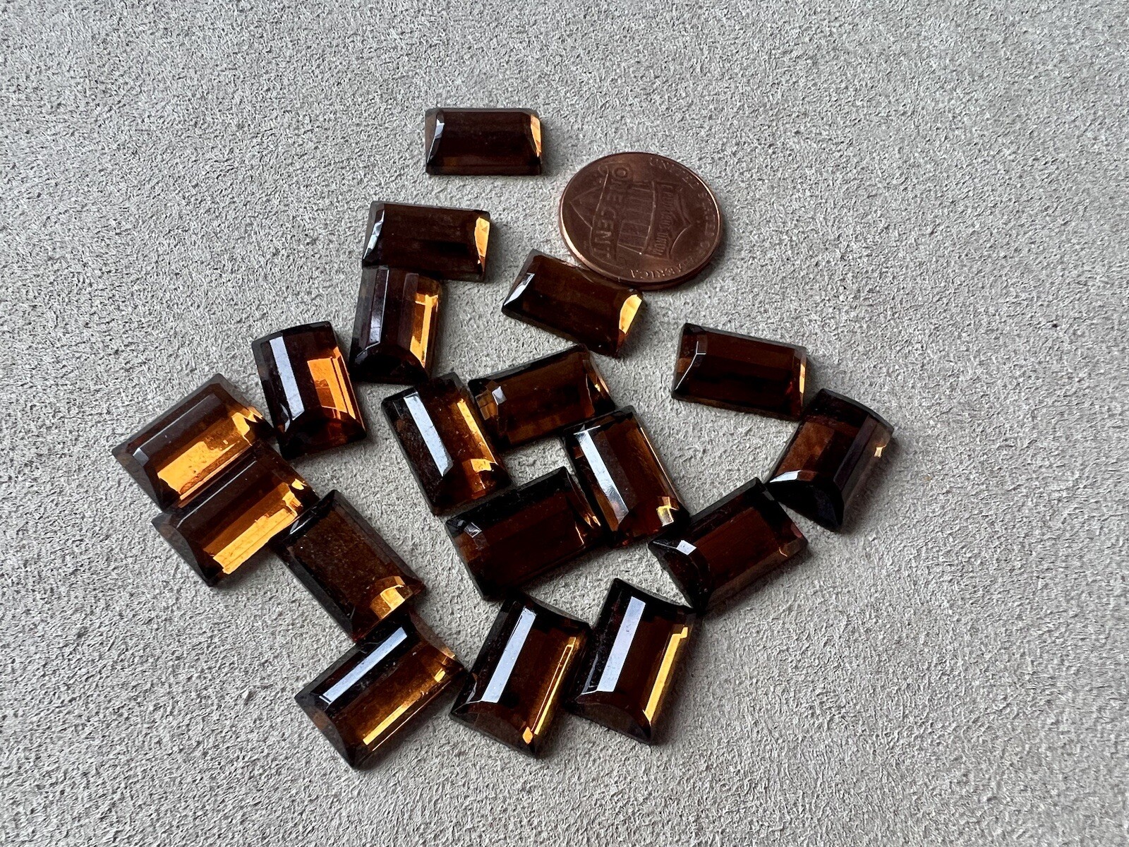 18 VINTAGE AMBER ORANGE FACETED RECTANGULAR CZECH GLASS 14mm X 9mm CABOCHON LOT