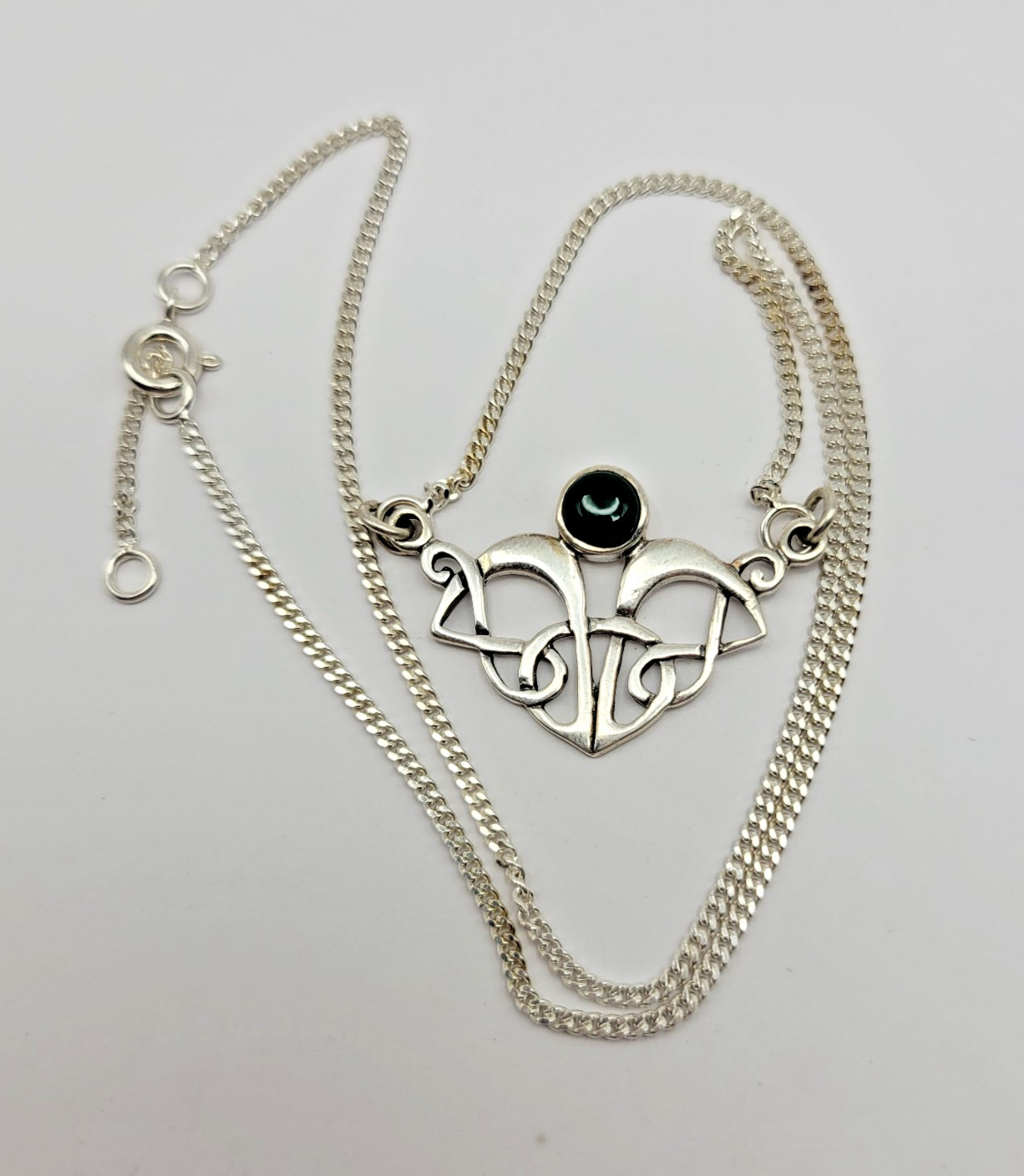 Sterling Silver Green Agate Celtic Knot Pendant Curb Chain Necklace ~16.5″-17.5″