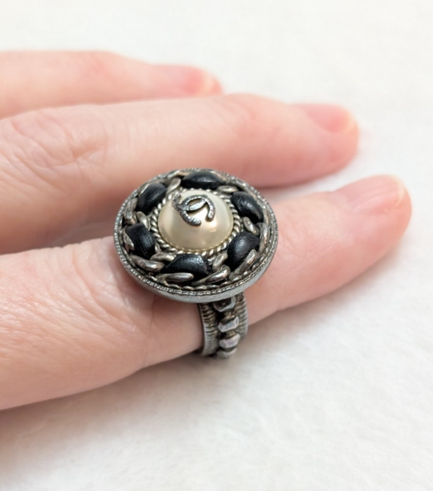 Authentic vintage CHANEL cc stamped ruthenium Ring Black US 6.5 with coa