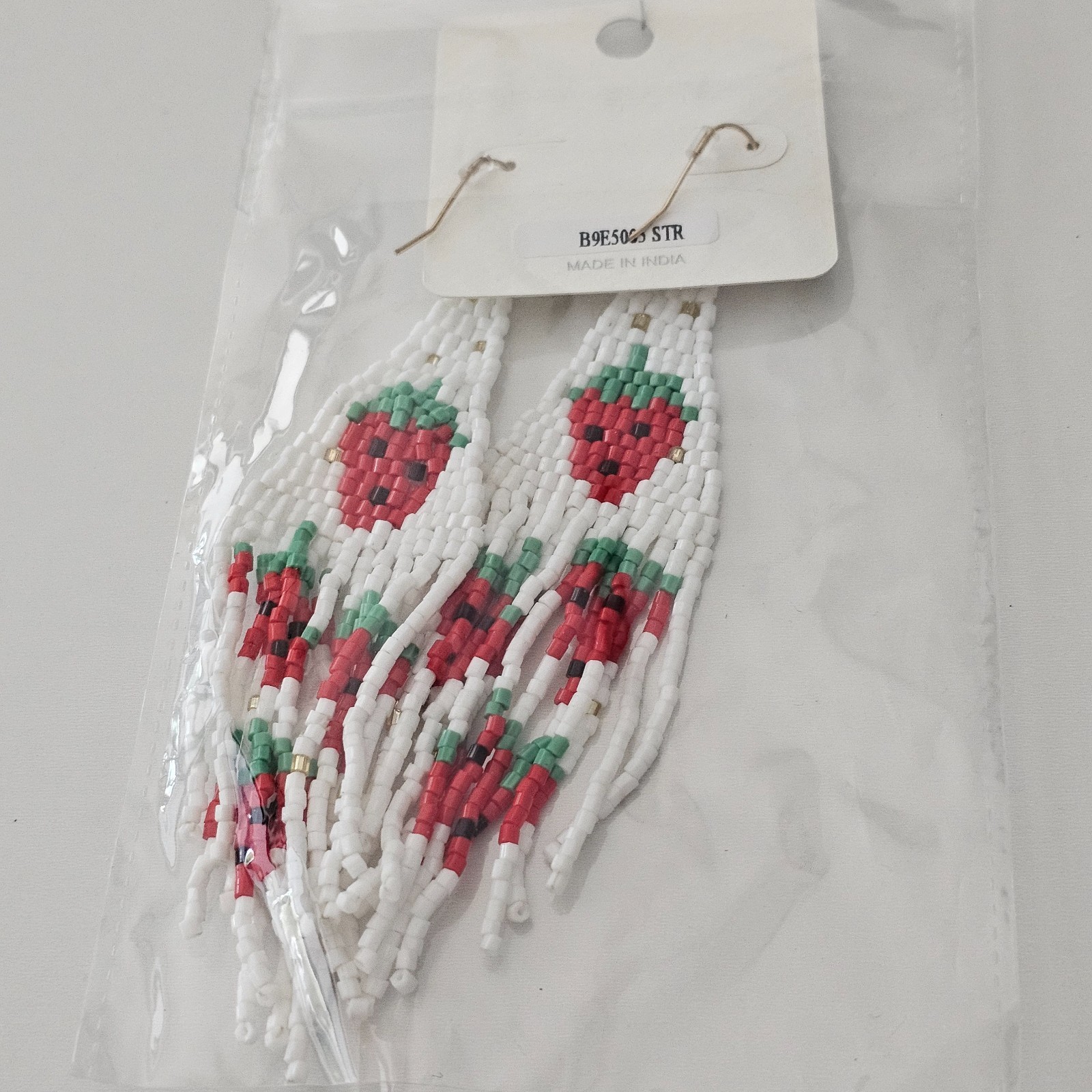 Boho Chic White Strawberry Fruit Dangle Fringe Bead Earrings Beaded 4.5″ NEW