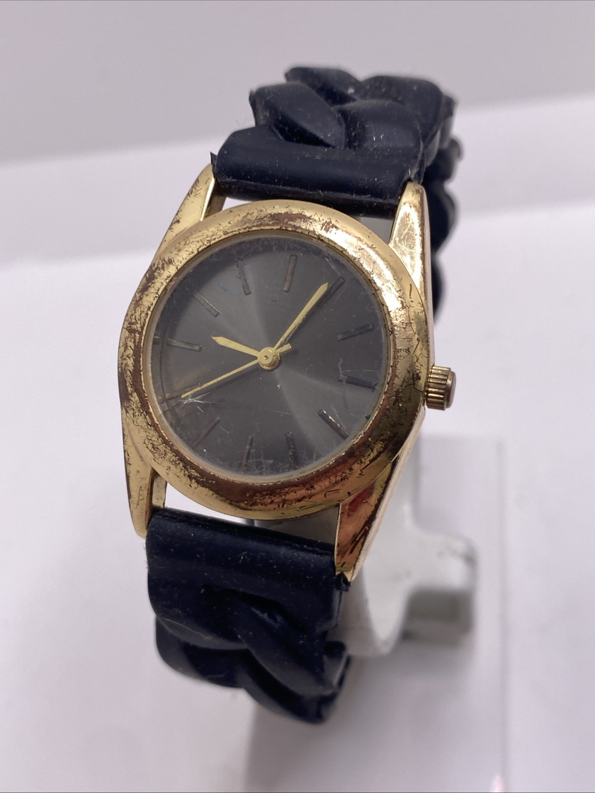 Vintage Womens Gold Black Rubber New Battery