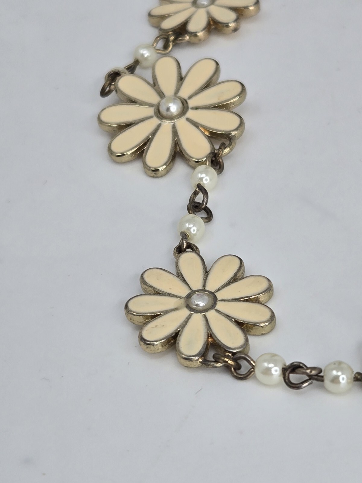 Vintage Flower Daisy Statement Necklace Metal w/Faux Pearl Yellow Gold Tone 18″