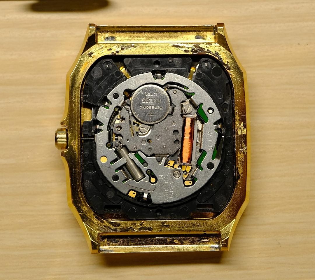CITIZEN FORMA Gold Quartz Mesh Watch