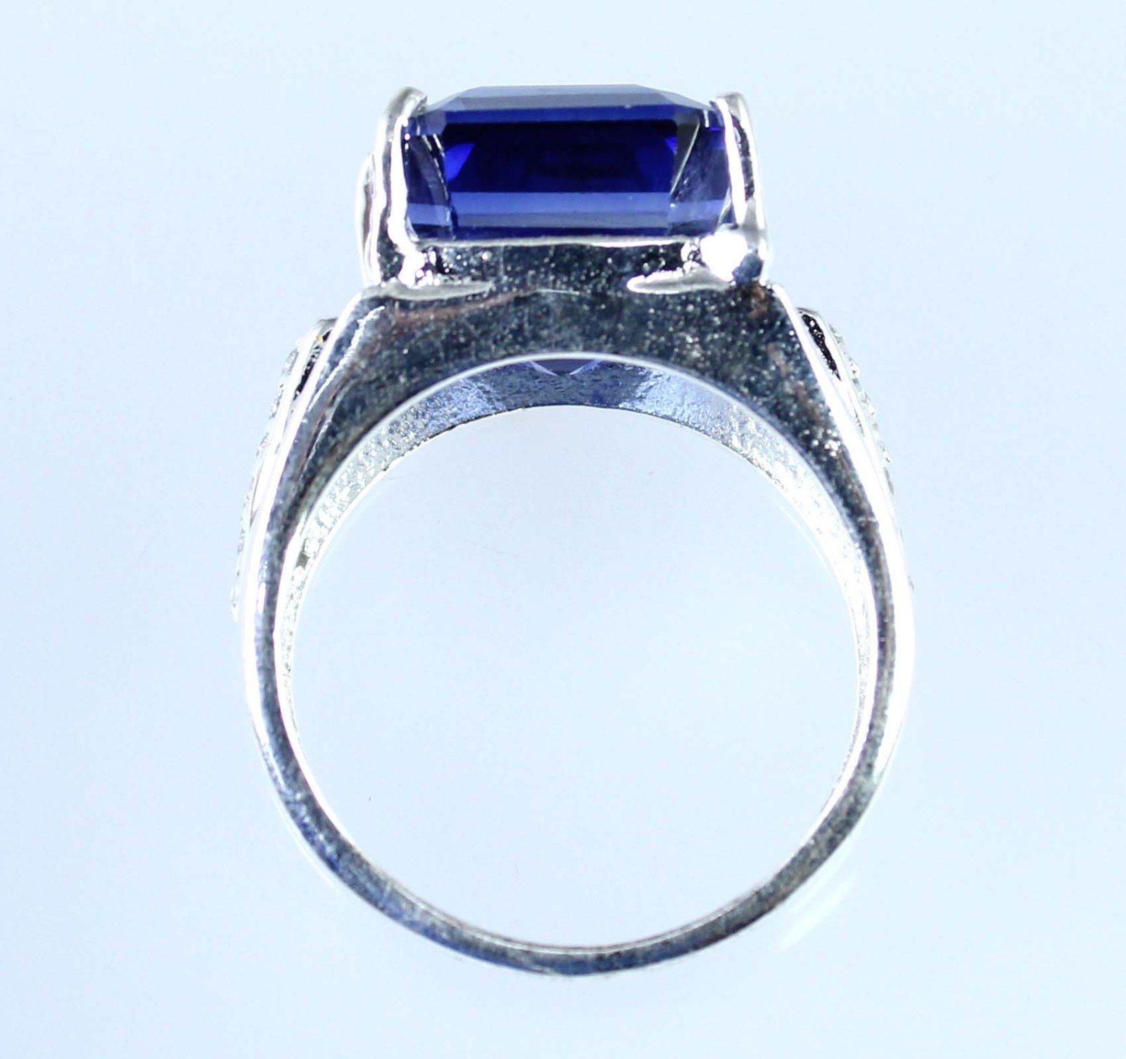 Blue Sapphire 15.56 Ct/12 mm Natural Octagon Cut Gemstone Certified Men’s Ring