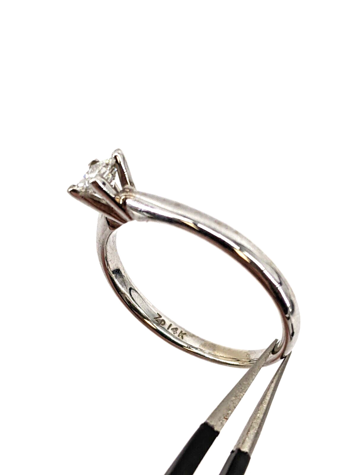 14KT White Gold 2.27g Single Diamond Ring Size 7, 0.27cttw