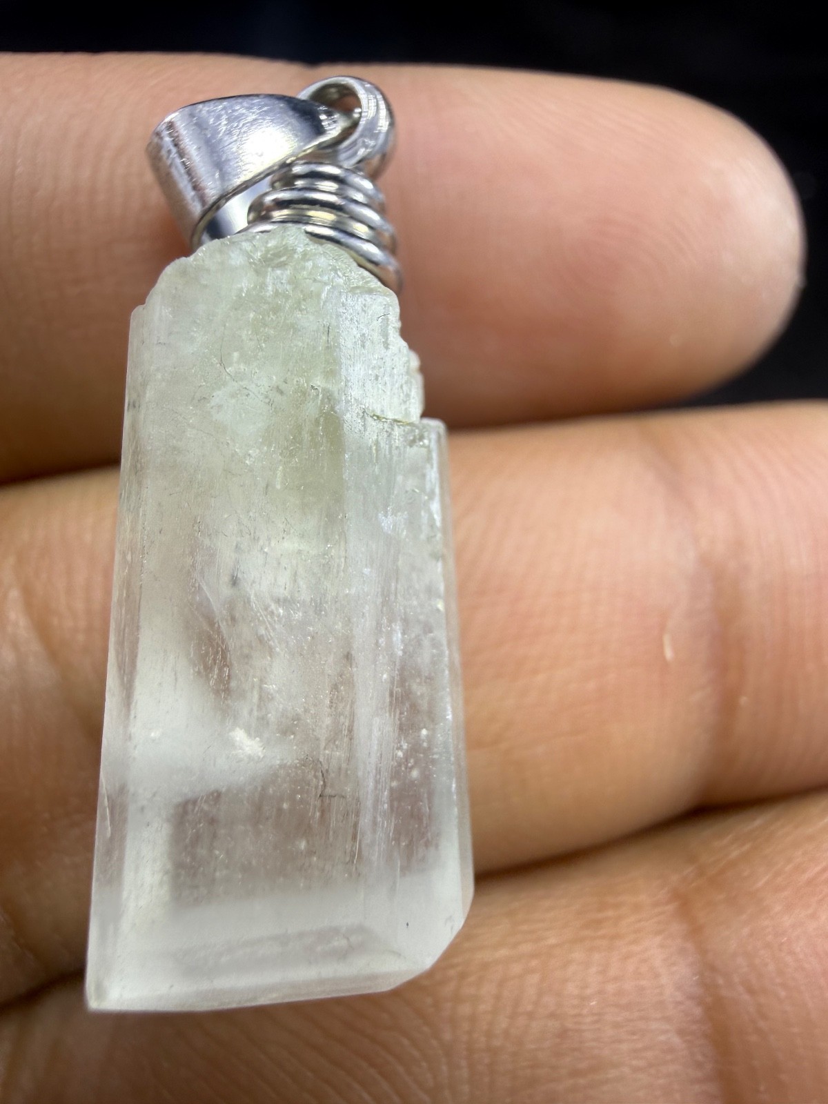 24pcs Natural Kunzite Crystal Point Pendants Bulk Lot Raw Spodumene Stick 114g