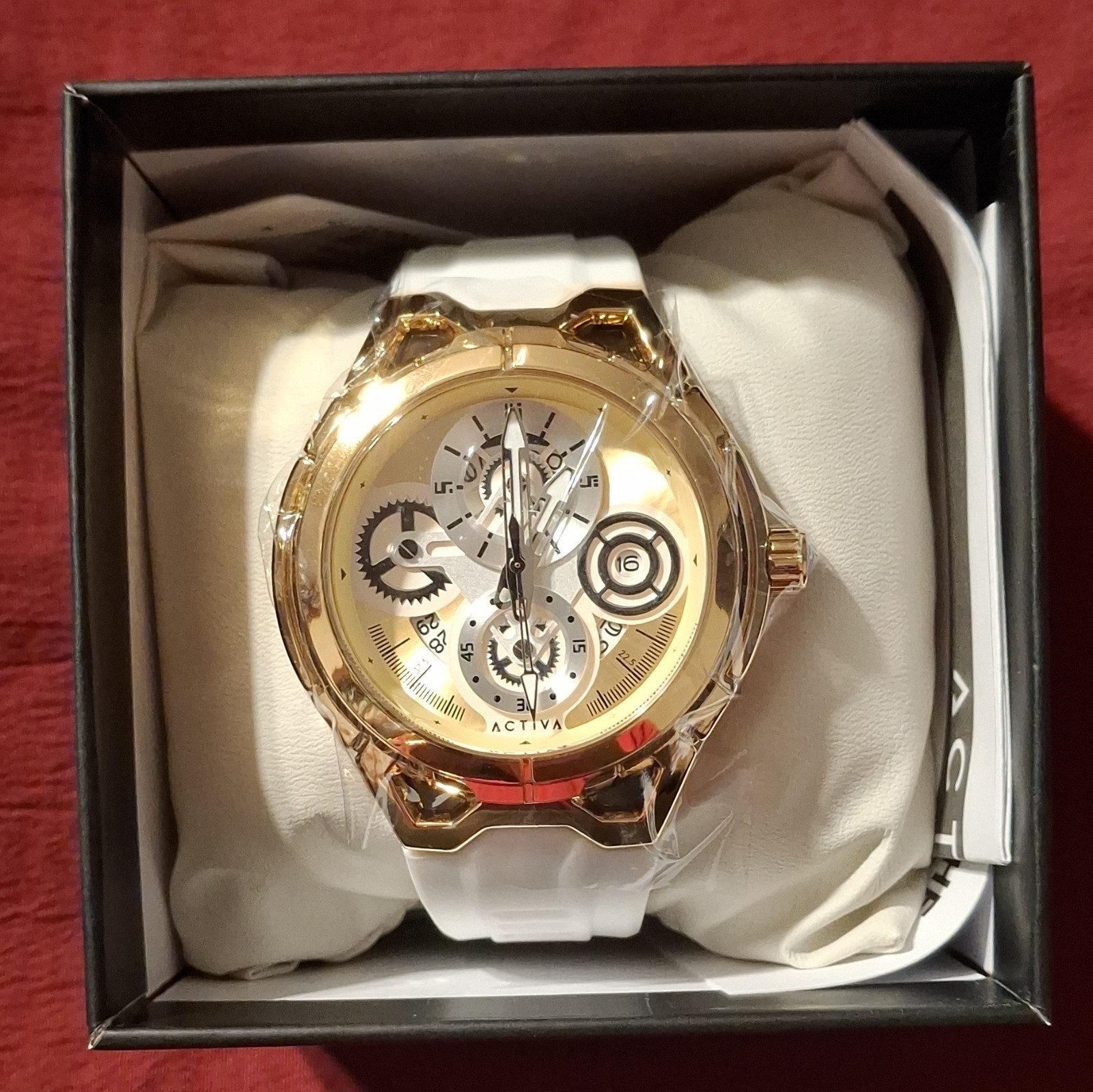 Activa Quartz Analog Watch Gold Tone Case White Rubber Strap Date Indicator