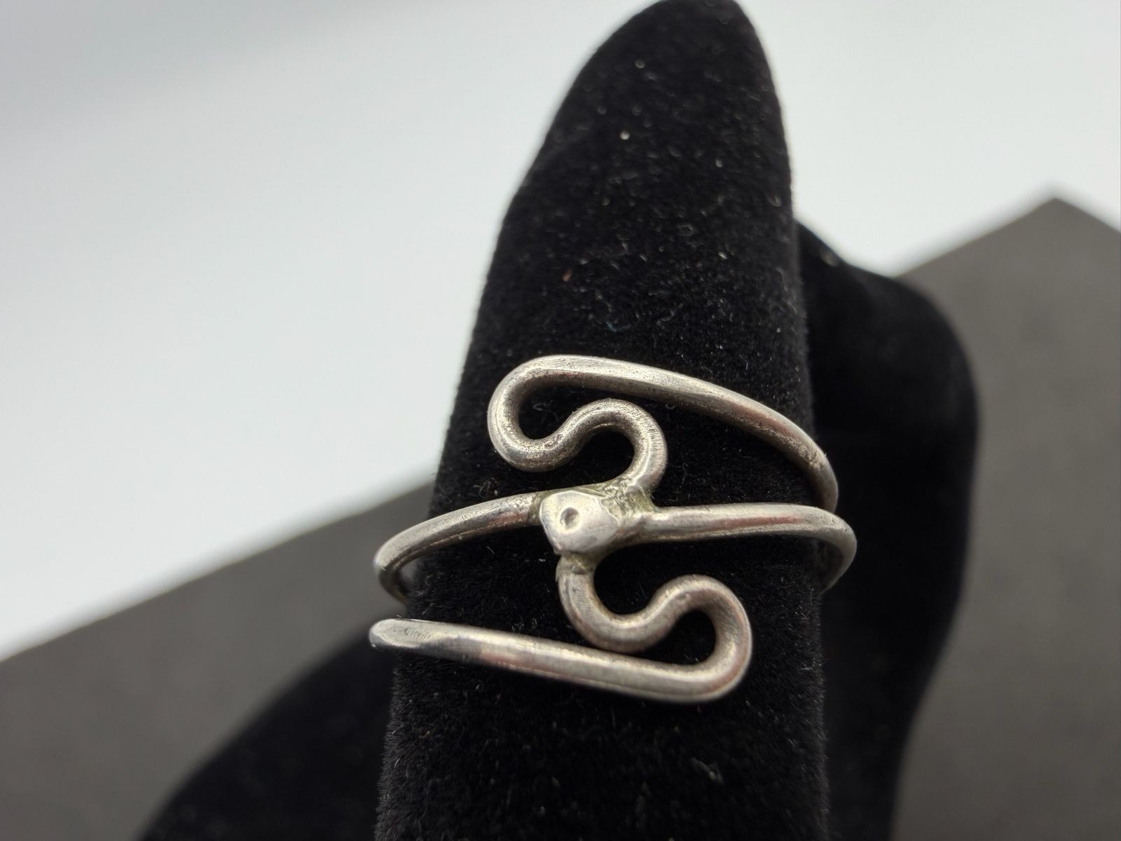 0.82g Vintage Sterling Silver 925 Adjustable Swirl Wrap Ring Size 3