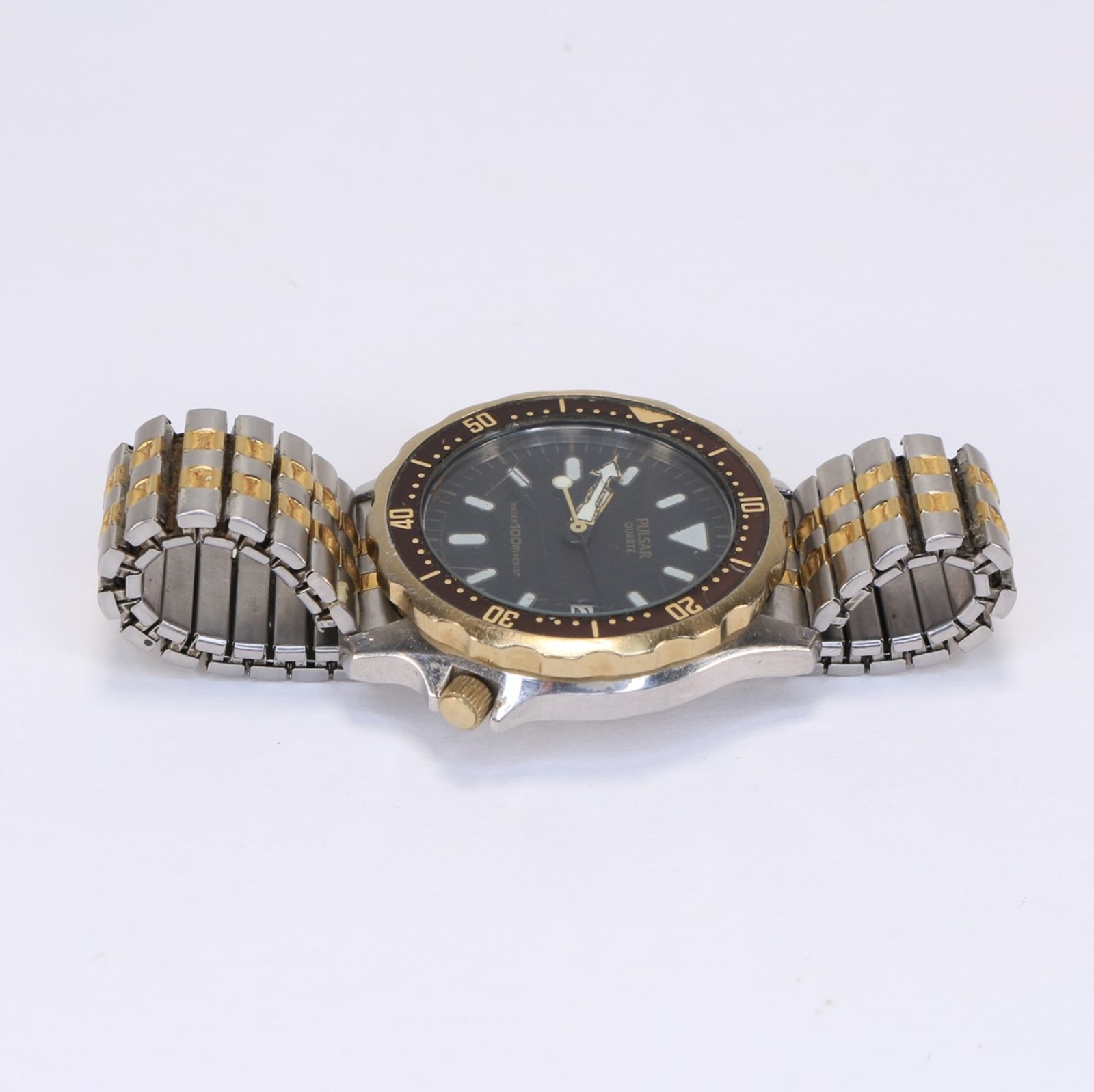 Pulsar Quartz Wristwatch Vintage Men’s Runs – LY2134