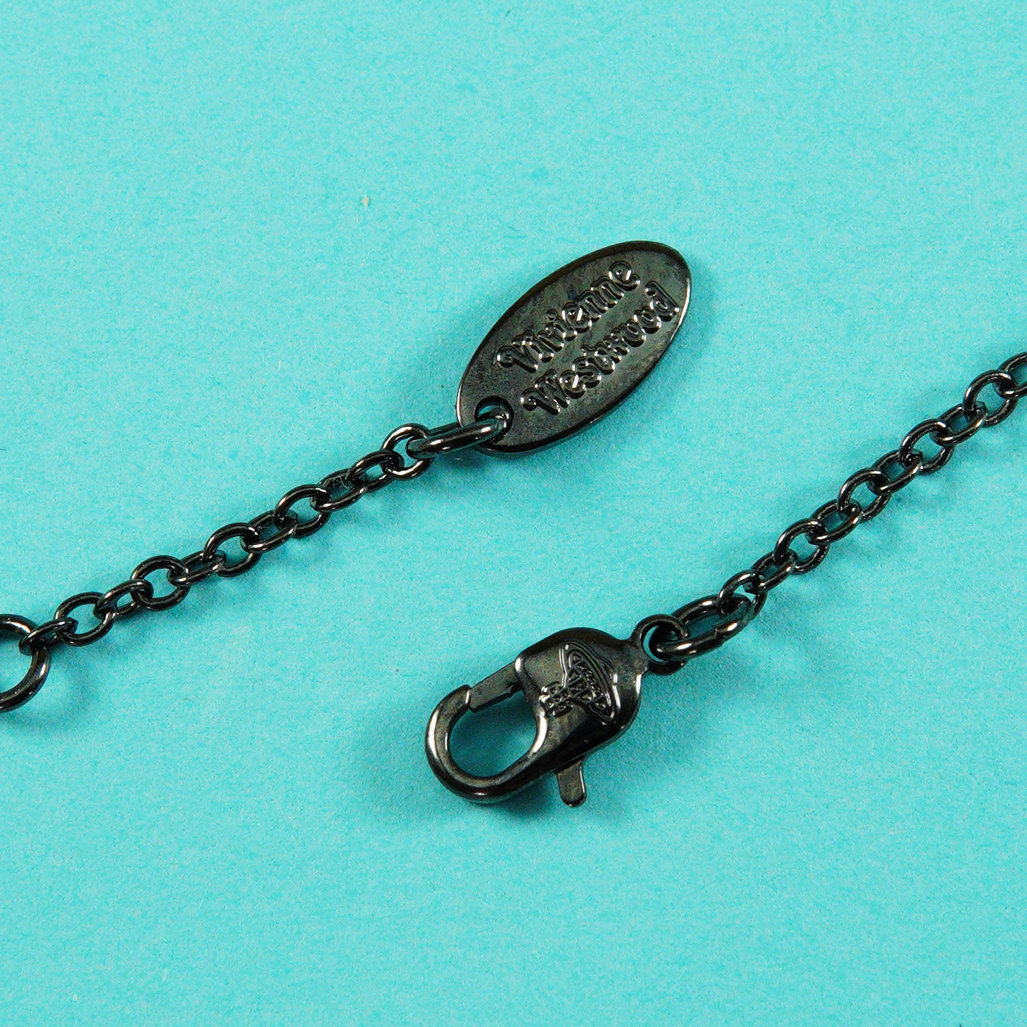 Vivienne Westwood New Petite Orb Drop Pendant 3D Necklace Gun Metal tone Box Set