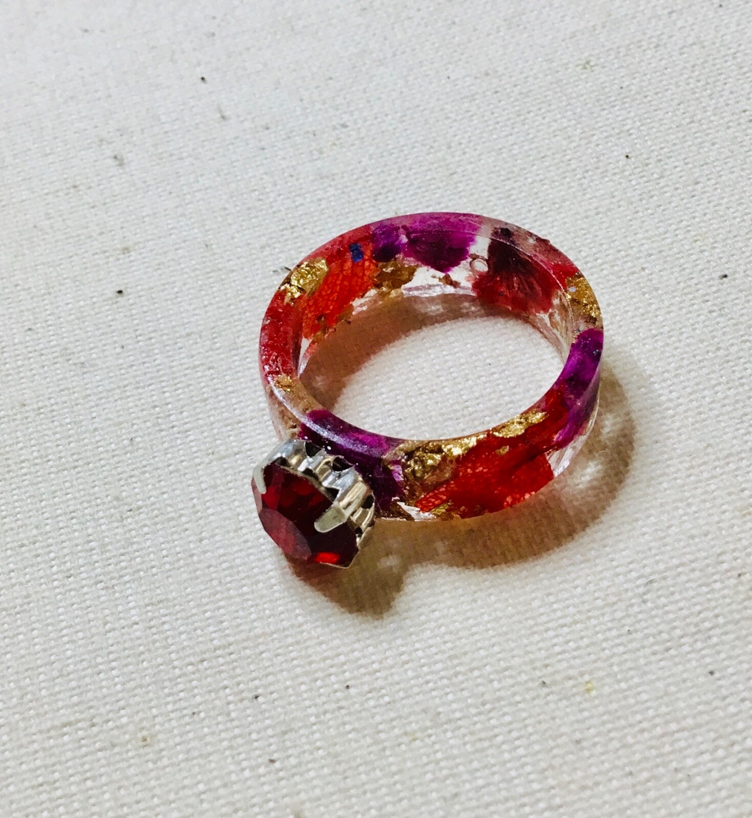Crimson Garden Jewelry Set – Real Red Hortensias Ring & Drop Earrings in Resin