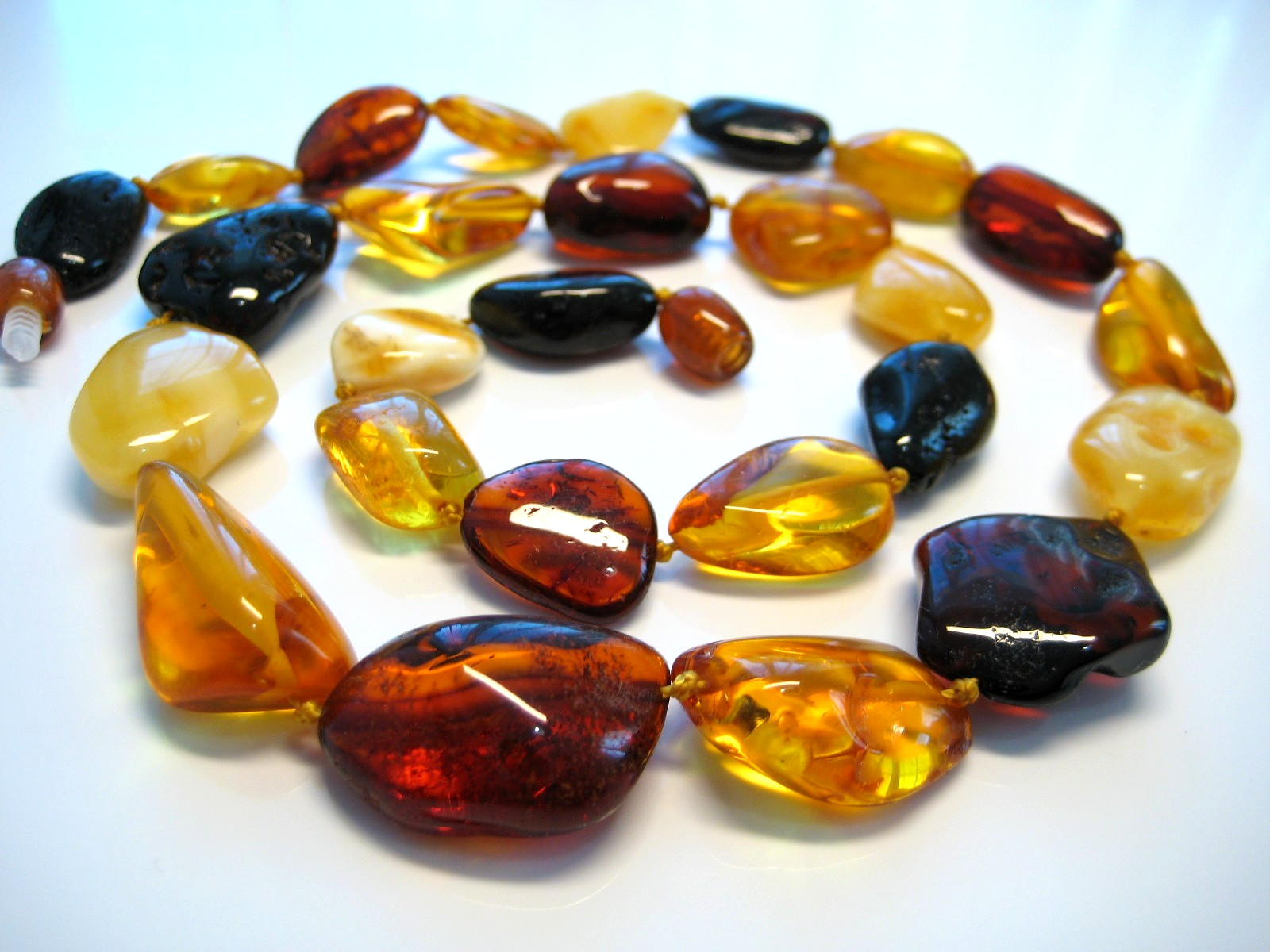 Massive Genuine Multicolor Beautiful Baltic Amber Necklace 23 gr. 20 in. !!!
