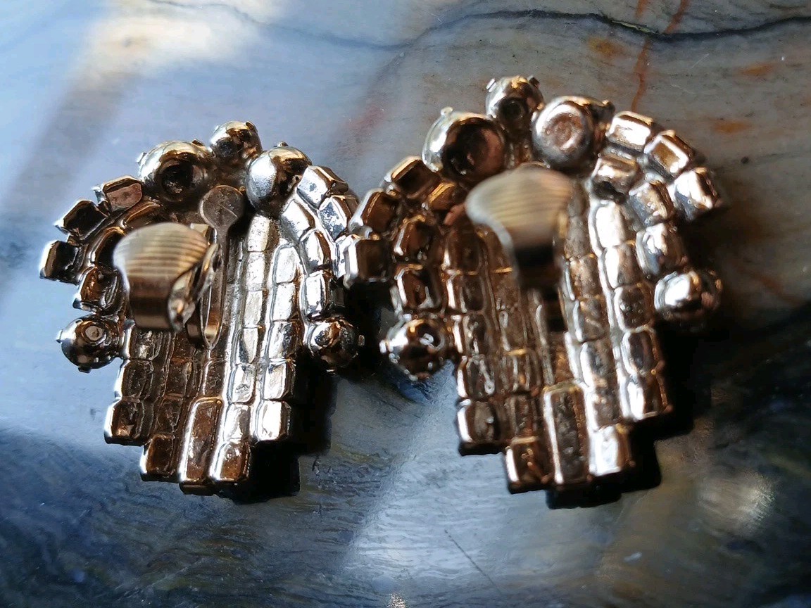 VTG Unsigned Designer Earrings ClipOn Clear Rhinestones Prong Set Art Deco Style