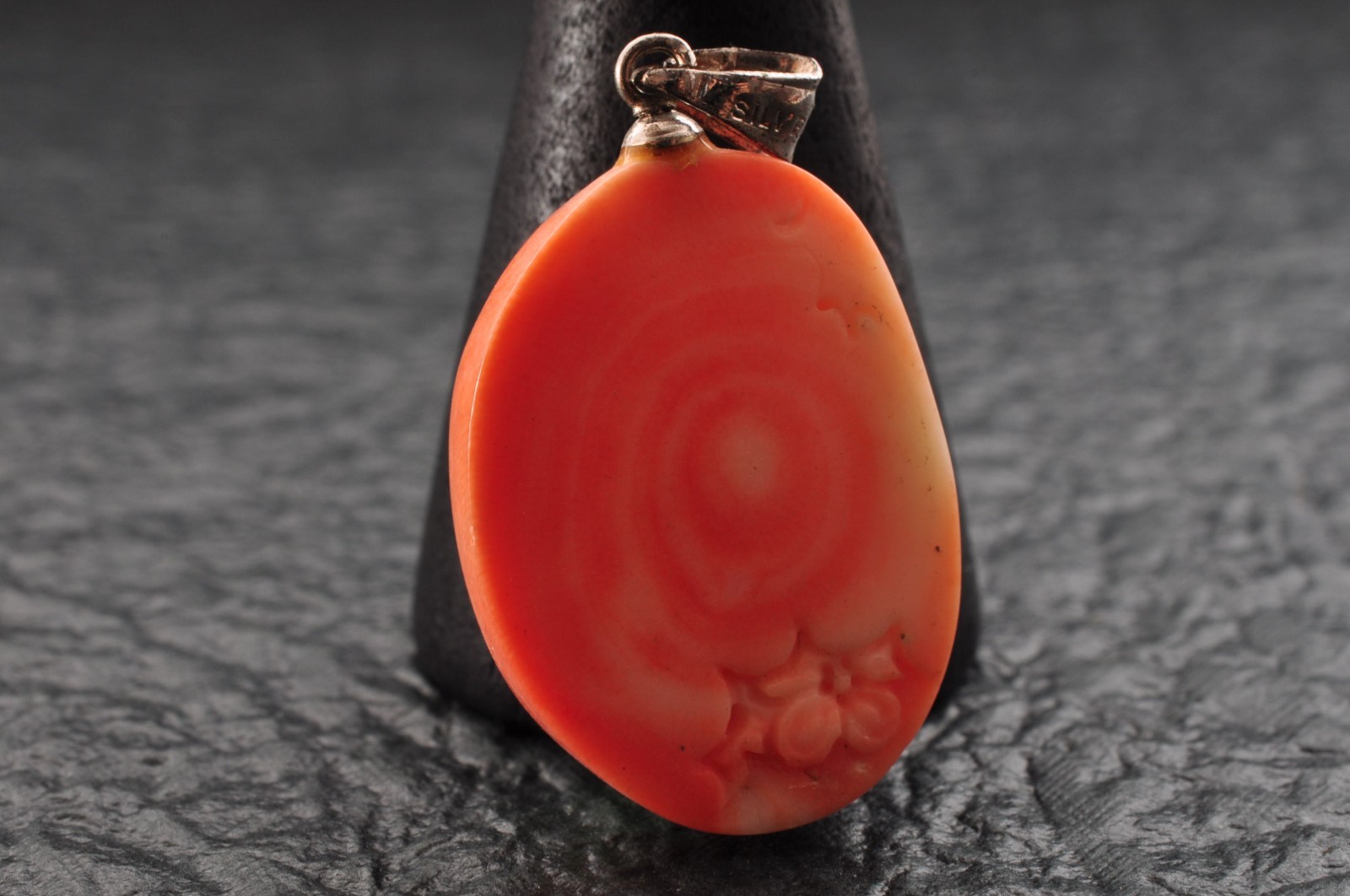 Japan vintage Coral Carved 6 items Pendant (122.5ct) Certificate Japanese motif.