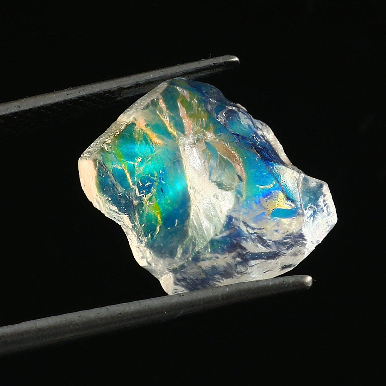Natural Madagascar moonstone Multi fire Wholesale Price Top Quality M318