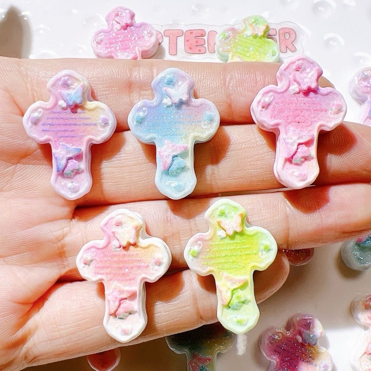 10Pcs Random Cute Colorful Cross Shape Resin Pin Classic Christian Symbol Brooch