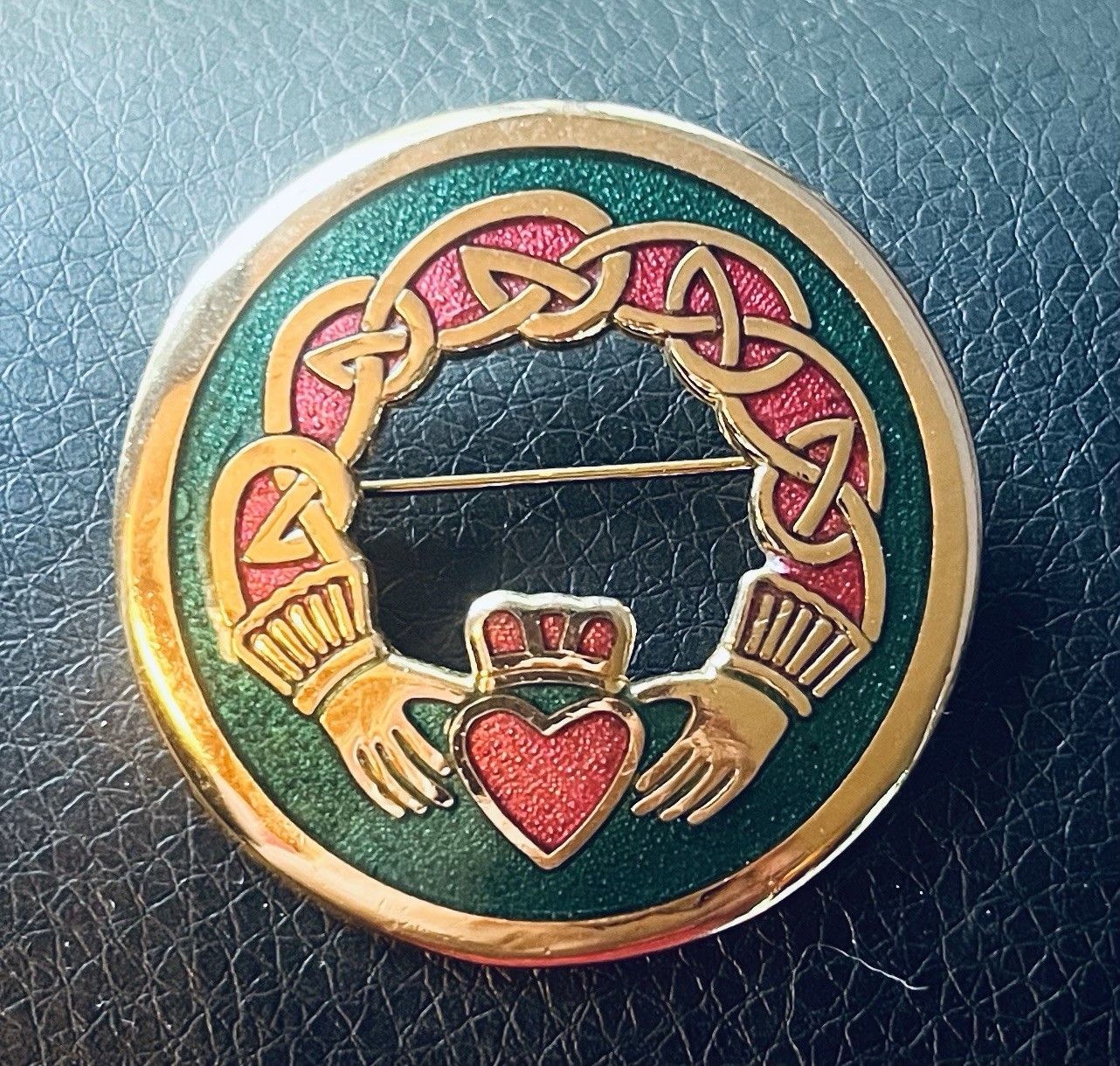 Celtic Sea Gems Enamel Claddagh Brooch Irish Red / Green – VGC