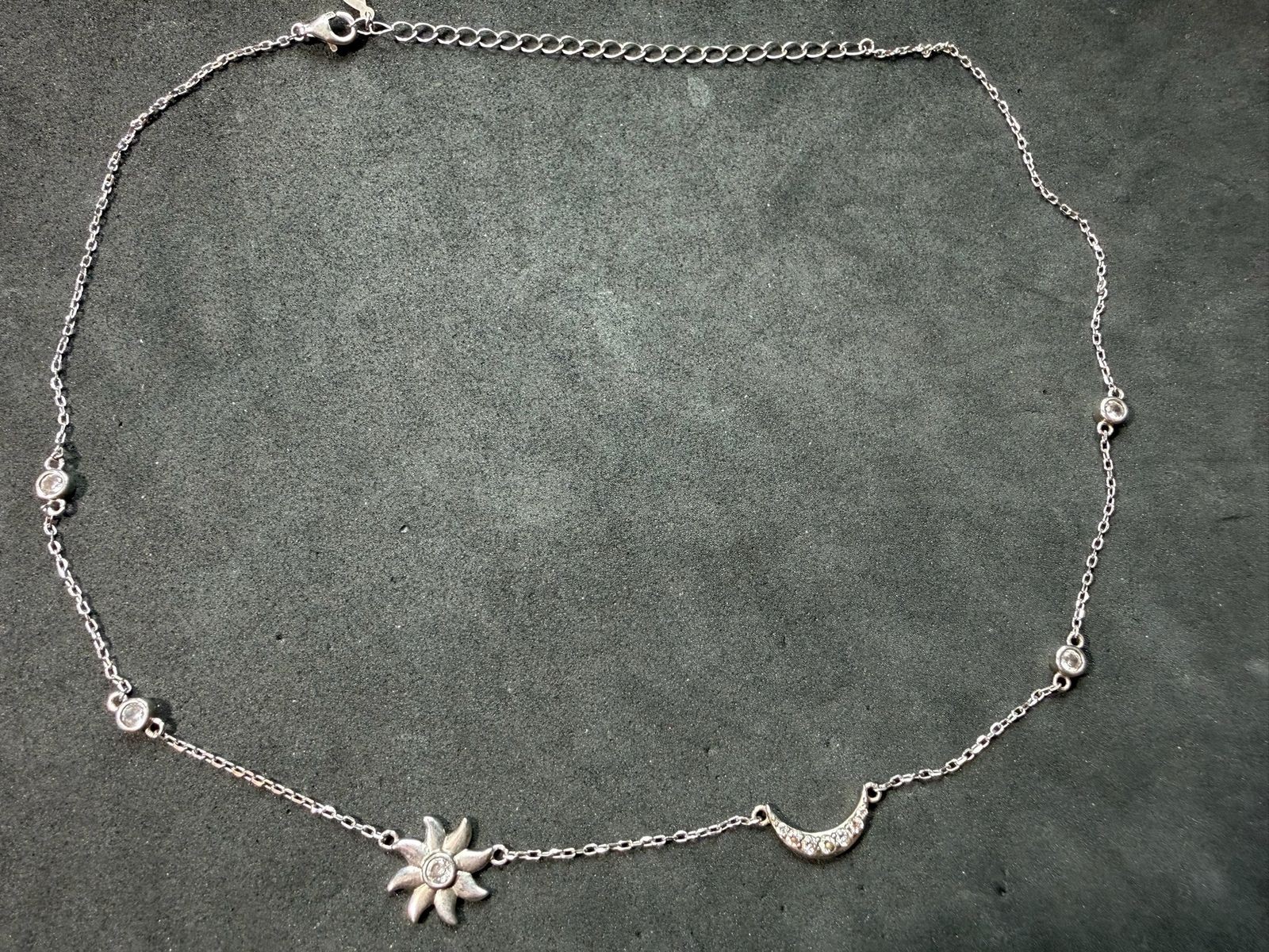 3.94g Vintage Sterling Silver 925 Sun Moon Star Necklace Adjustable 18 in M