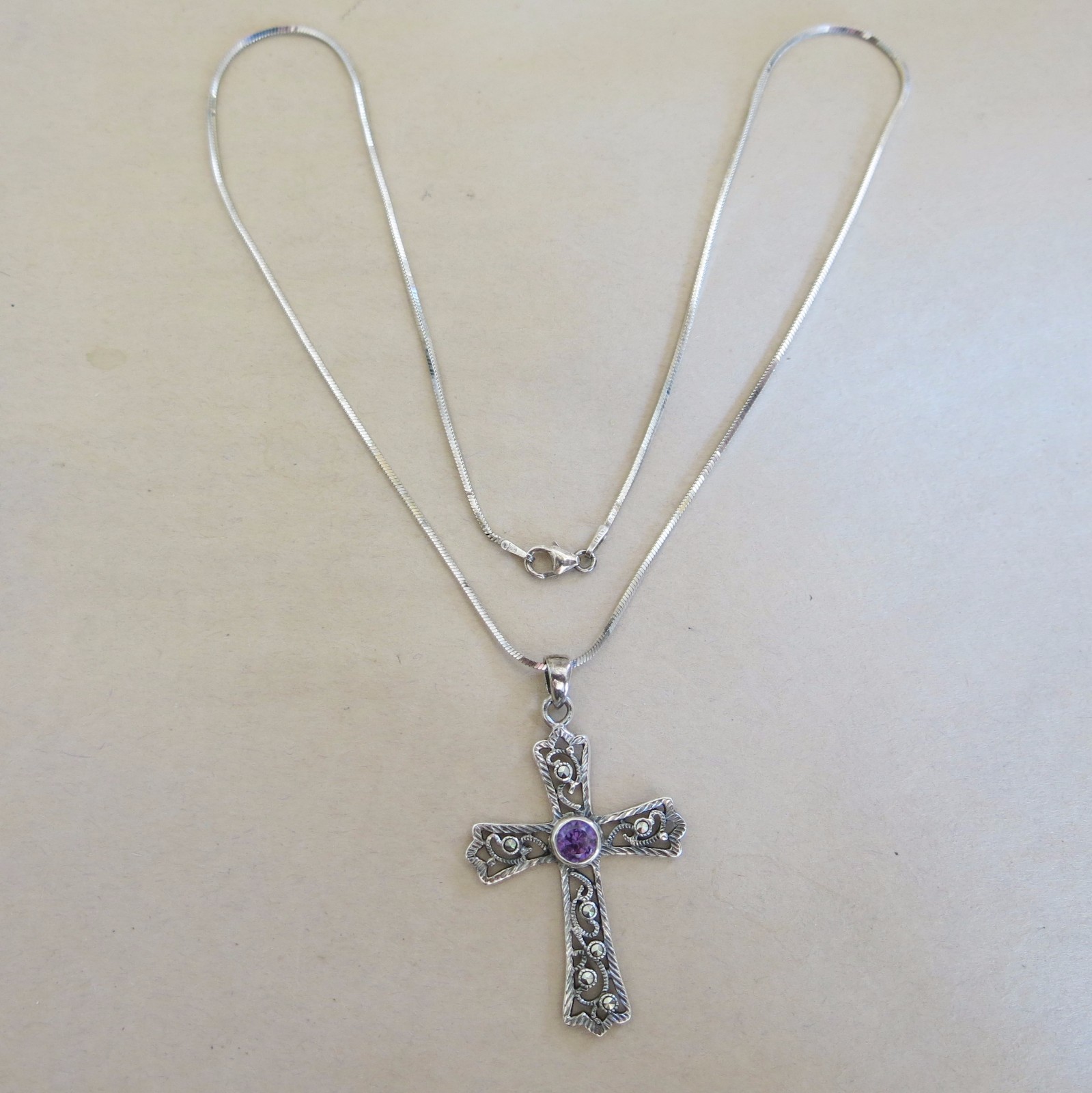 Sterling Cross with Purple Amethyst & Marcasite Pendant & 18 in Chain 9.0g[3338]