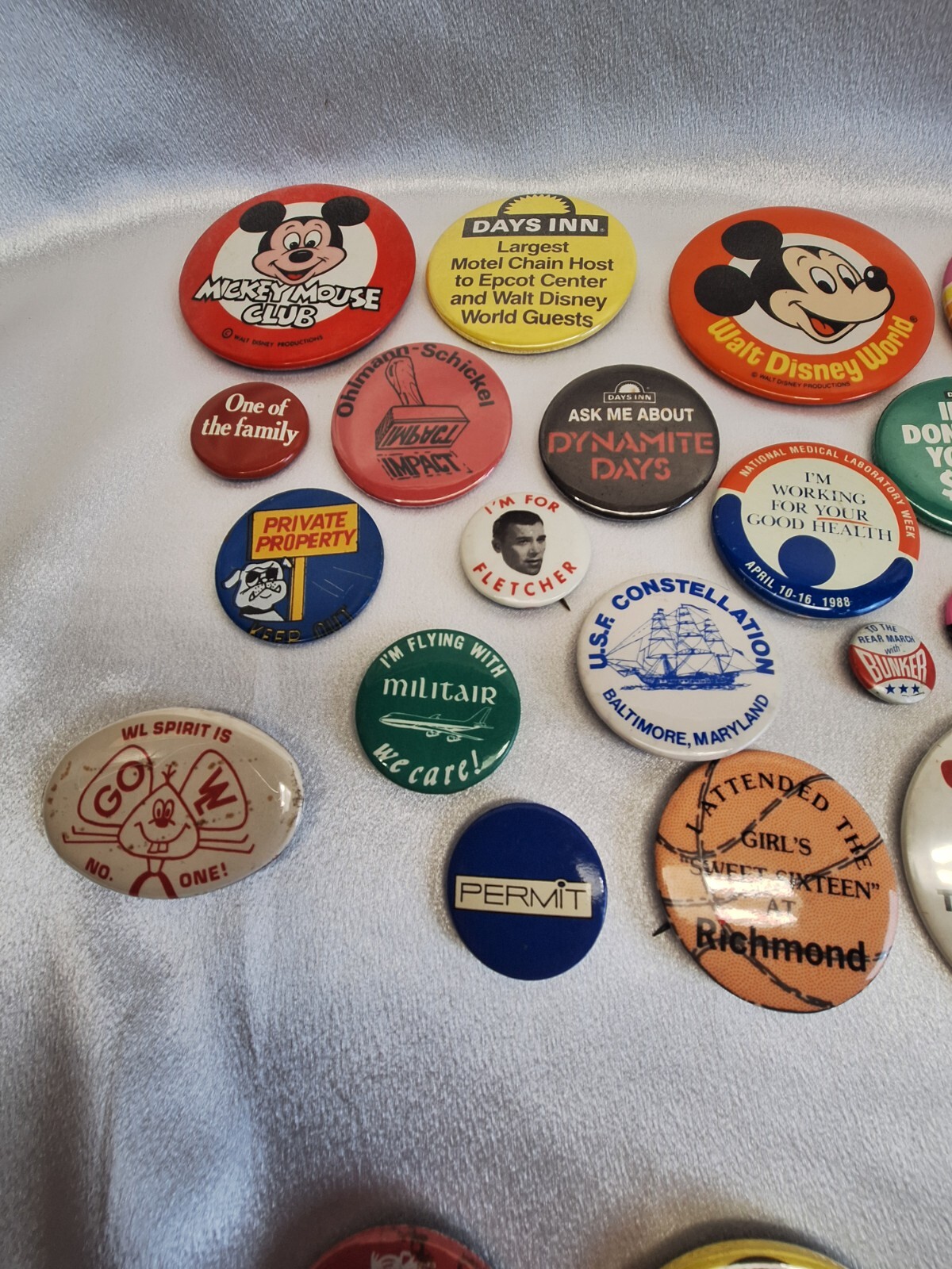Eclectic Lot of Vintage 70’s Era and 80’s Disney Hotel and More Pinback Buttons