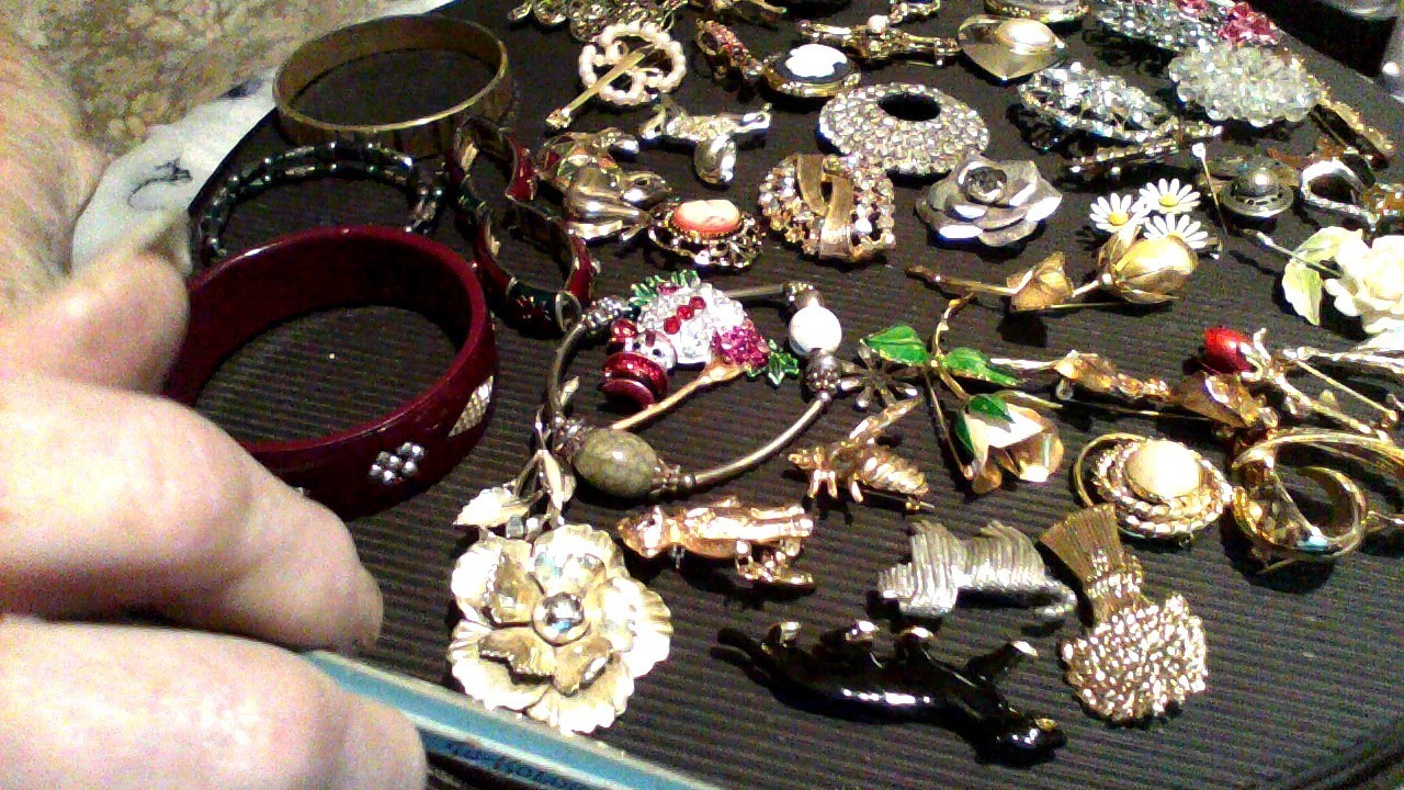vintage to now lot of brooches,pins,and bracelets,please see all photos 47 pice