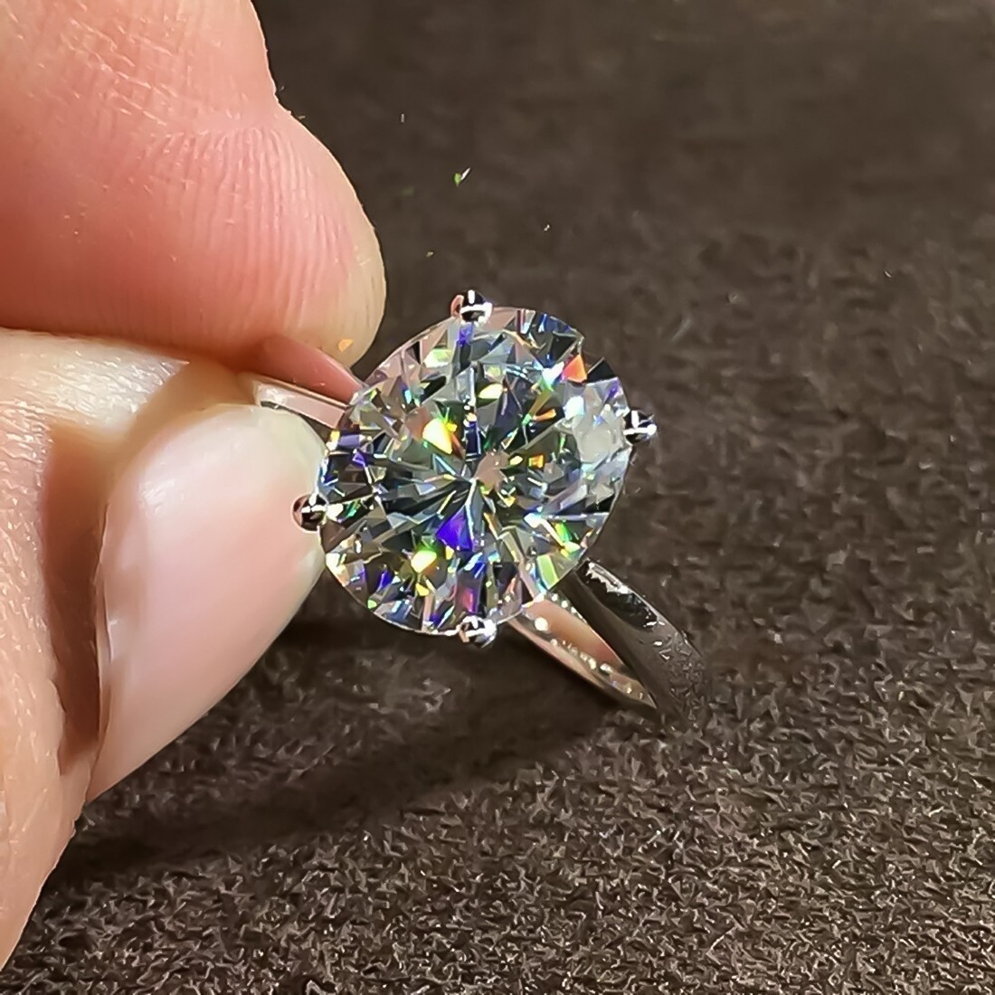 Certified 3.50 Ct Oval Cut White Solitaire Diamond in 925 Silver Engagement Ring