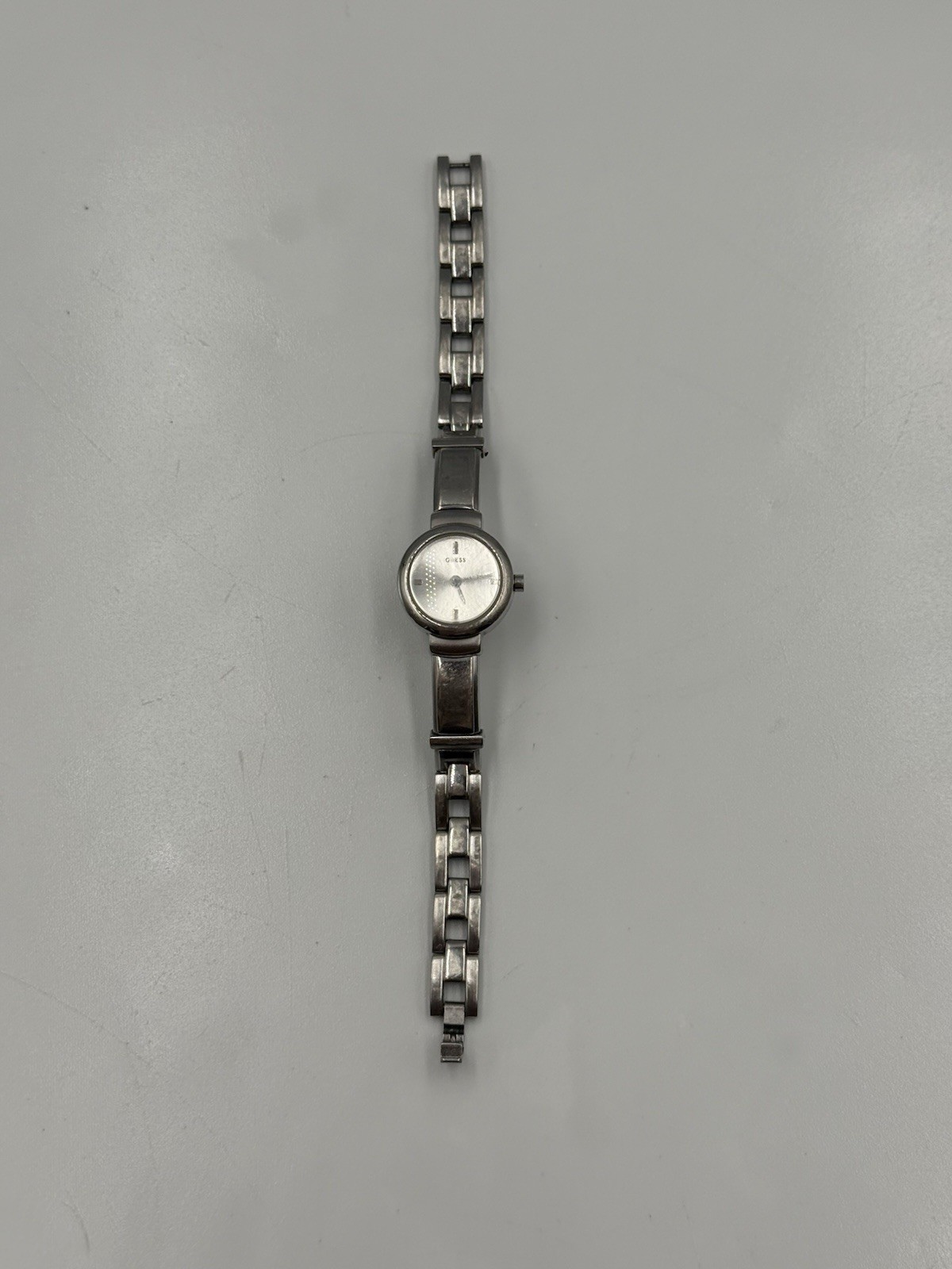 Vintage Guess G66584L Women’s Silver Tone Bracelet Watch Japan Quartz