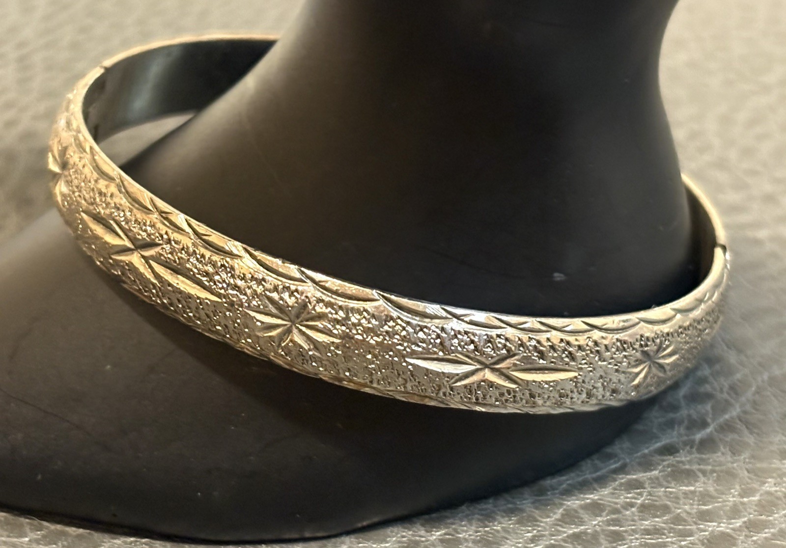 Vintage Bangle 9MM Bracelet MCM Atomic Silver Tone Etched Starburst Stars 7.5”