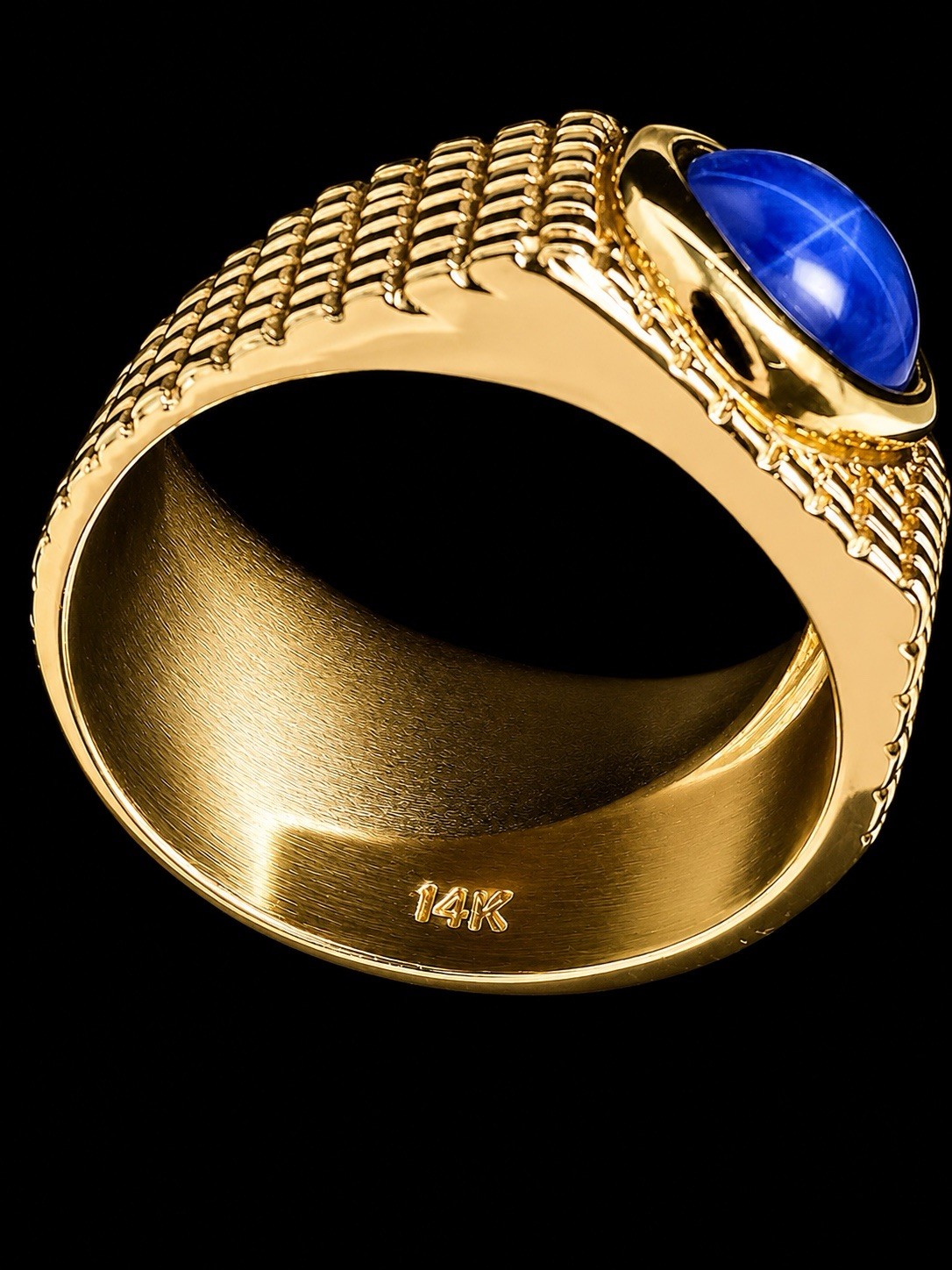 Vintage Men’s 14K Yellow Gold Linde Blue Star Sapphire Cabochon & Diamond Ring