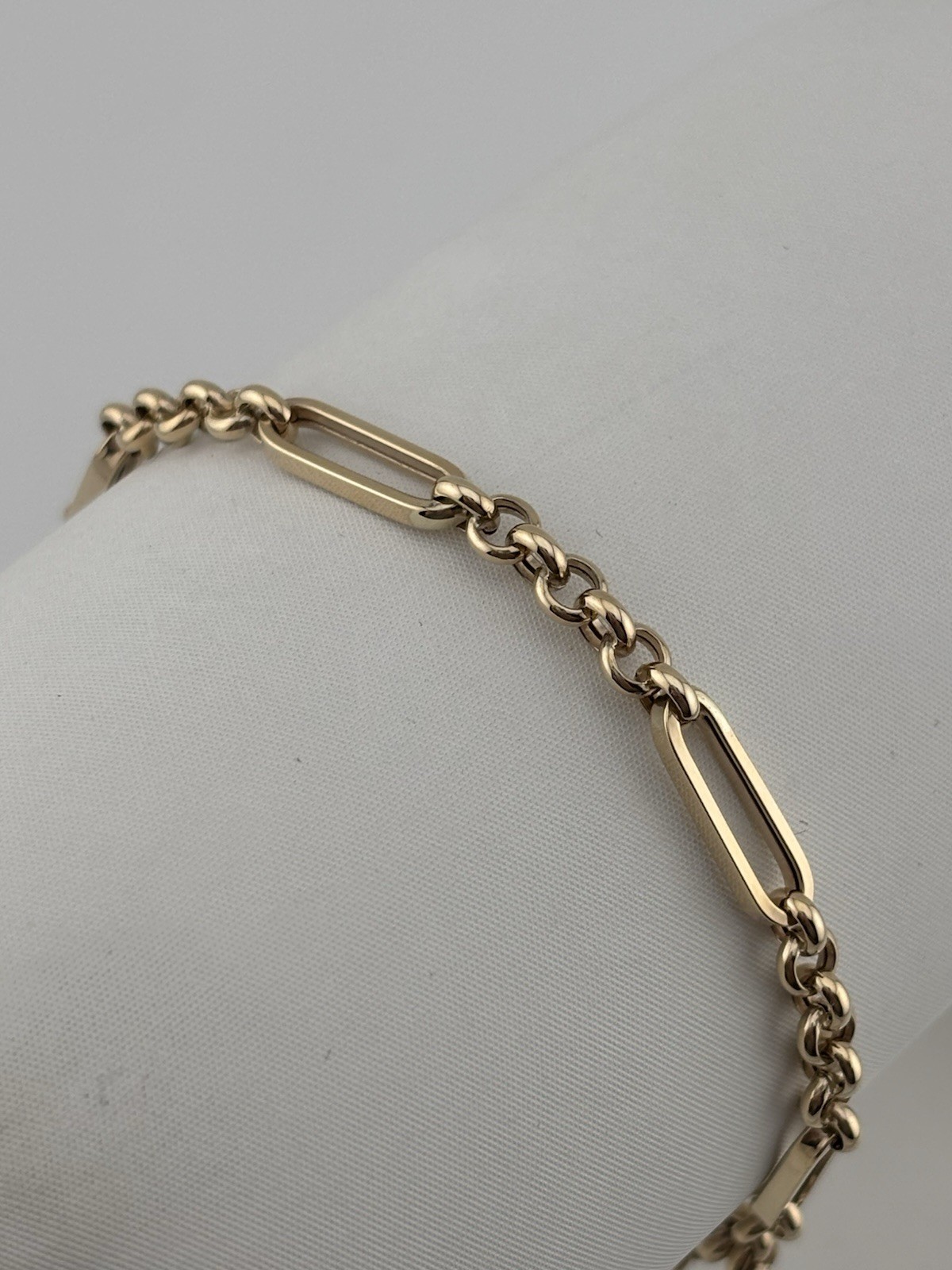 9ct Yellow Gold Figaro/Belcher T Bar 4mm Bracelet 7.5 inch Hallmarked