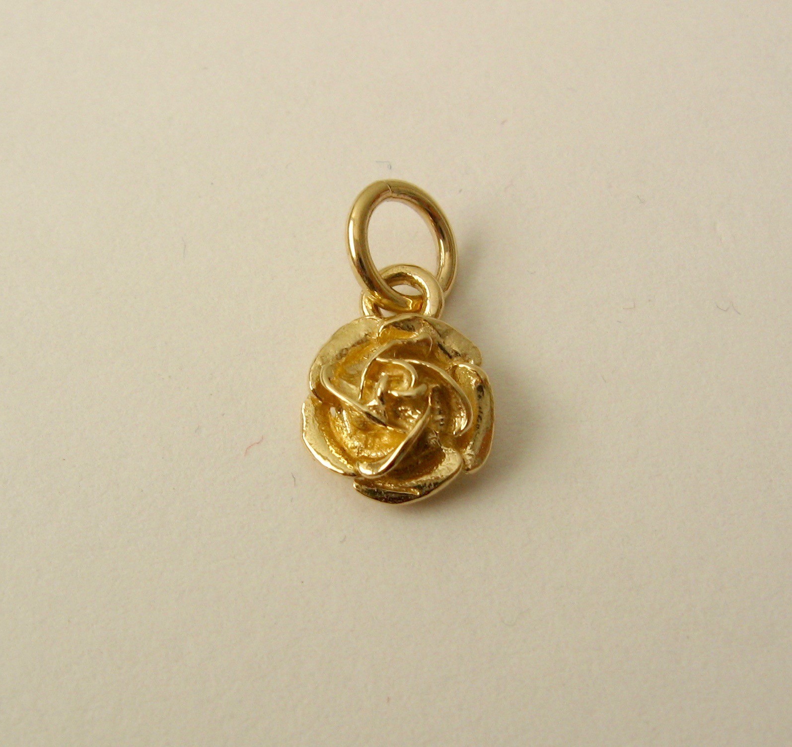 GENUINE SOLID 9K 9ct YELLOW GOLD 3D ENGLISH ROSE CHARM PENDANT GIFT
