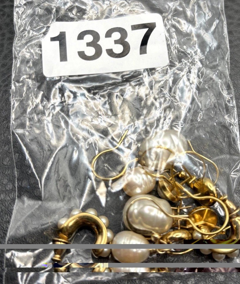 Lot Of 5 Pairs Gold Tone Pearl & Crystal Drop Dangle Hoop Earrings Set