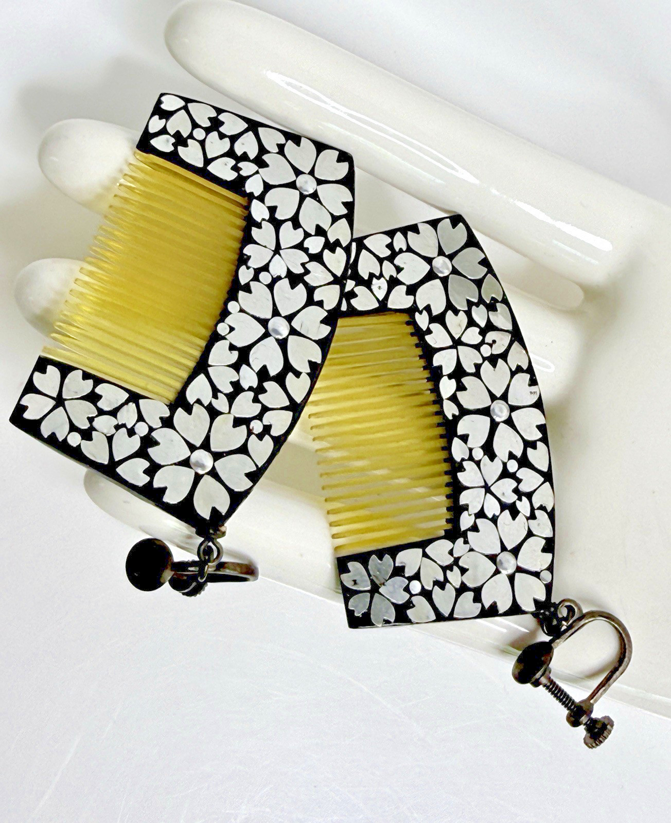 Vintage Pair Japanese Figural Hair Comb Earrings Black Floral Inlay Screwback