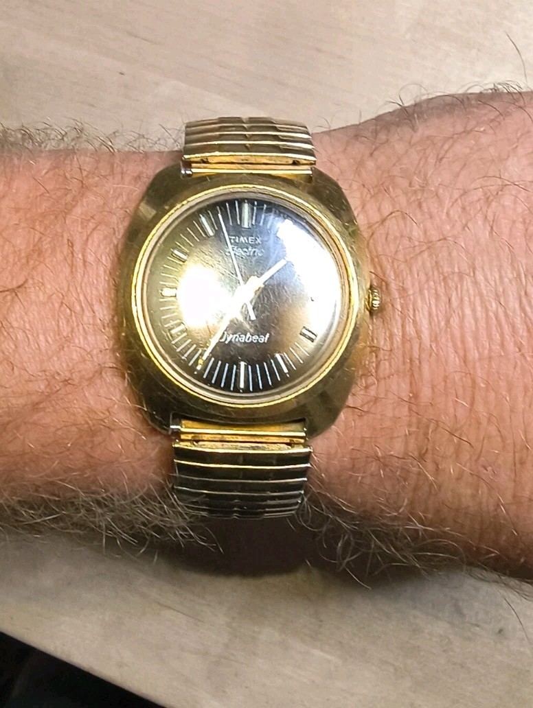 Vintage 1976 Timex Electric Dynabeat Mens Watch Brown Fume Dial Gold Tone Case