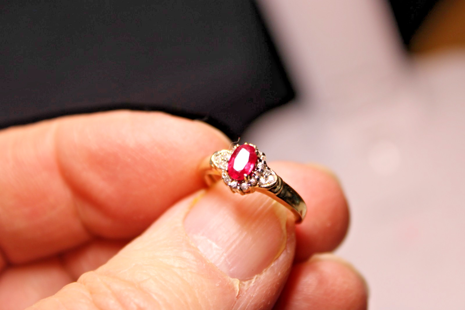 Stunning 9ct Yellow Gold & Ruby Ring – CZ’s – English – London