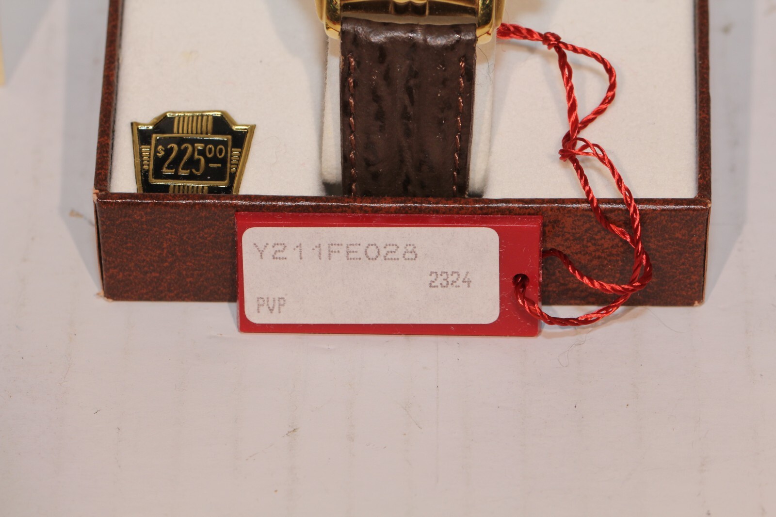 YEMA Paris Gold bezel white dial watch MODEL: Y211fe028