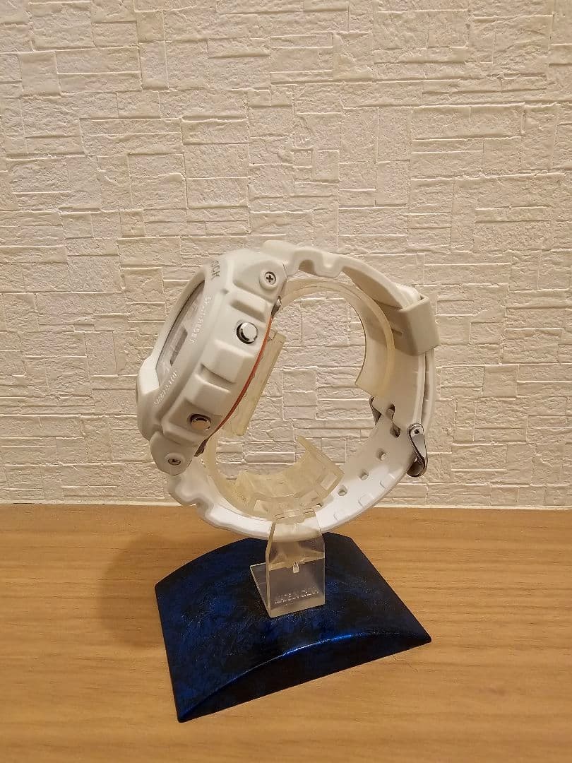 Casio G-Shock DW-6900SHB-7DR Shiba Inu Limited White Japan