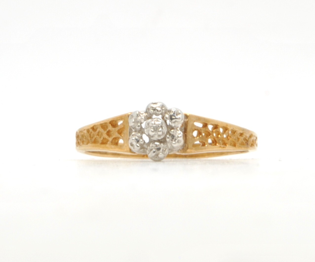10k Yellow Gold Estate Right Hand Ring Size 5-1/2 Flower Floral Diamond Accents